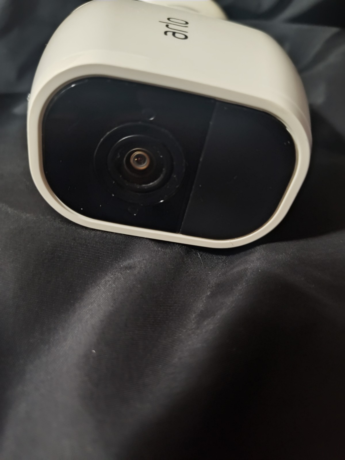 Arlo Pro VMB4000 Security Base Station W/Power Cord& 2 Camera’s VMC4030P VMC4030