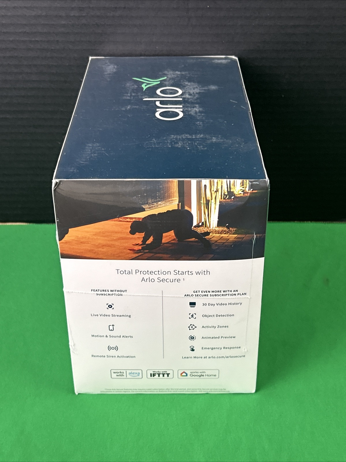 Arlo VMK4360P-1SCNAS Pro 5S 2K Spotlight Camera 3 Cameras & 1 Solar Panel
