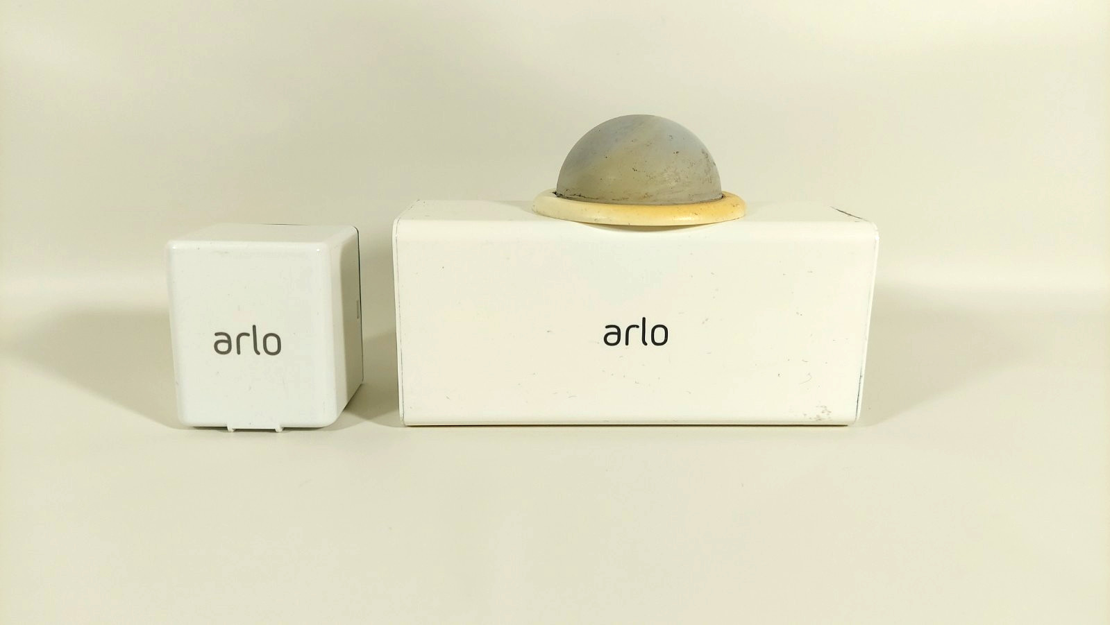 Arlo Pro 2 Charging Station + Battery + Magnetic mount