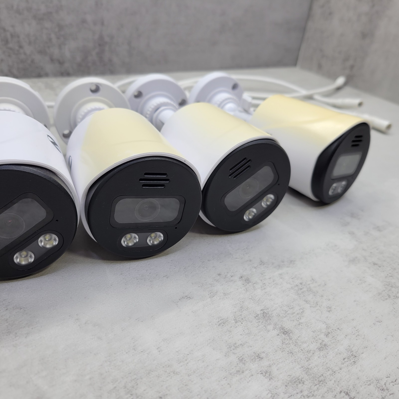 Night Owl 4K UHD Wi-Fi NVR with 4 Spotlight Cameras 1TB HDD (CL-BT8WN-14L) USED