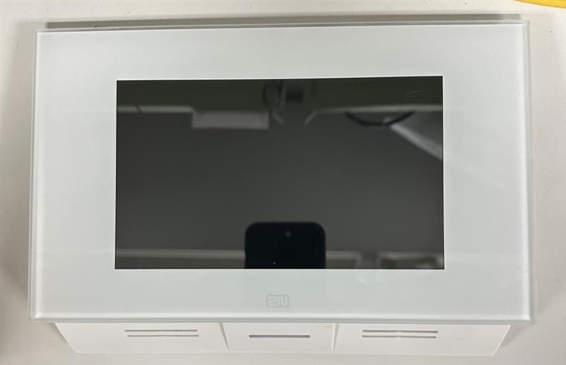 2N Indoor Touch (White) Model# 91378365WH – 7″ Color Touchscreen