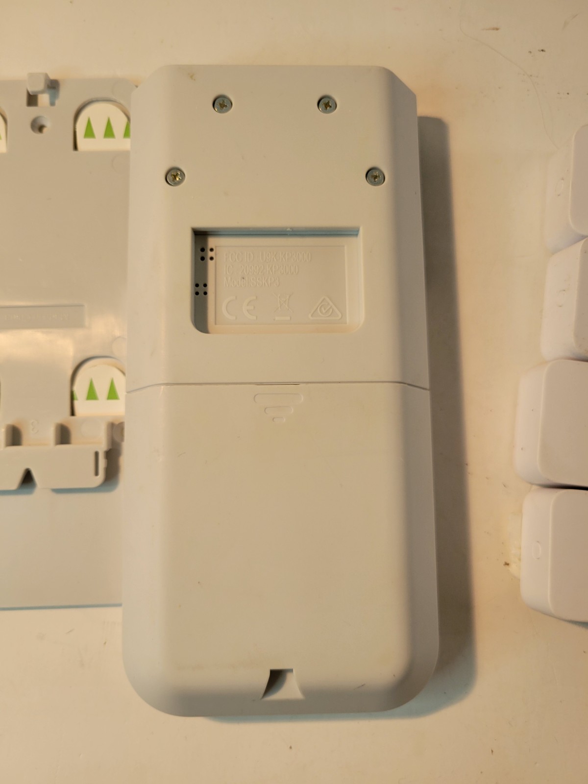 SimpliSafe Home Security System GENUINE Wireless Keypad Remote + Sensors SSKP3