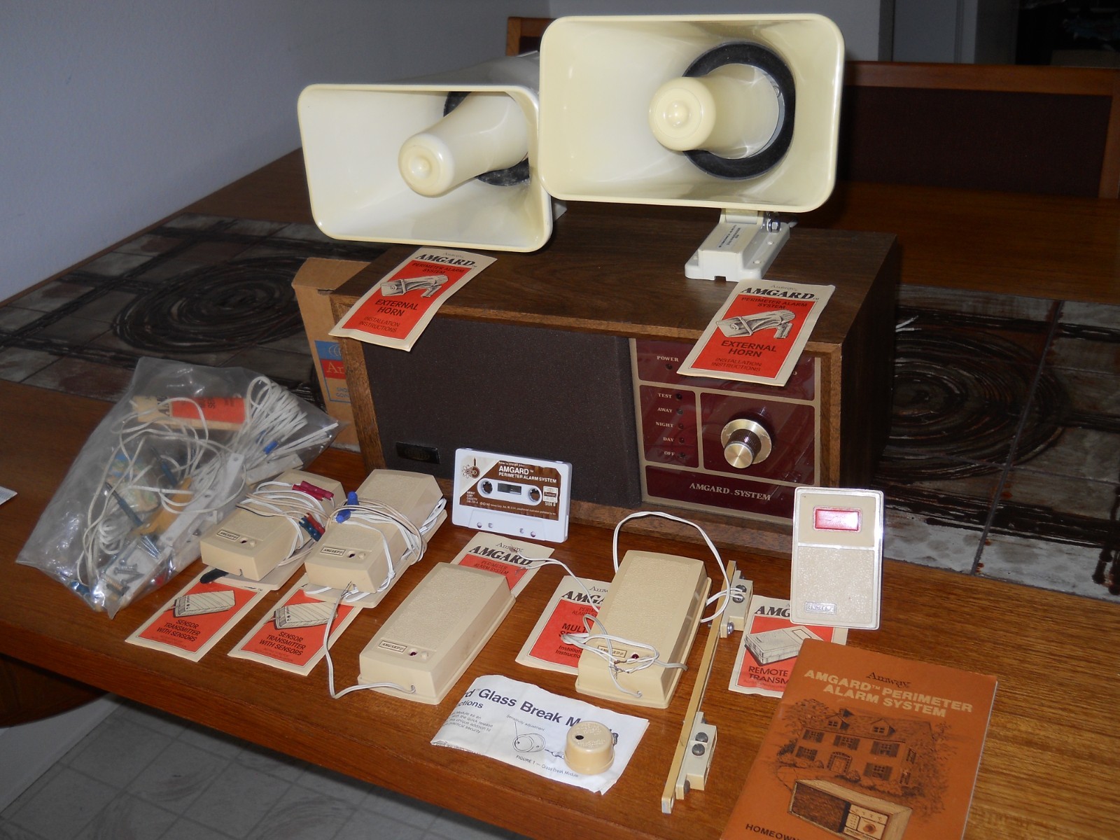 Vintage Amway Amgard Perimeter Alarm System Home Security Kit