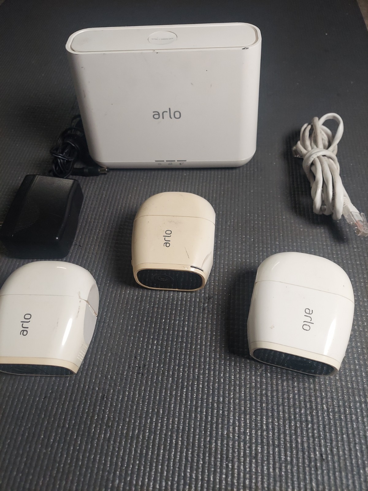 3 Arlo Pro2 cameras with VMB4000 base station (batteries not included)
