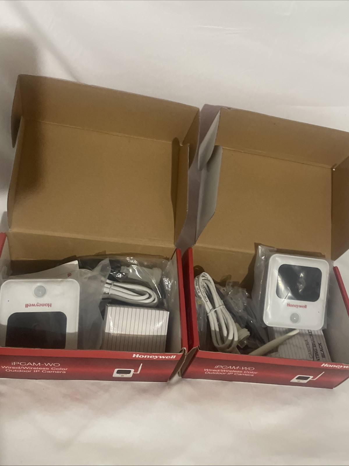 2 New Honeywell IPCAM-WO Wired & Wireless Color Outdoor IP Camera