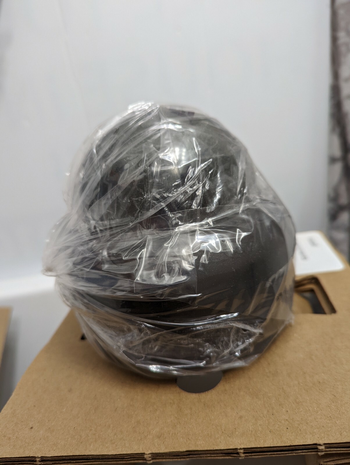 Illustra Pro 2 IPS02D2ISBIT 2MP IR Indoor Blk Mini-Dome Camera 3-9mm Smoked Lens