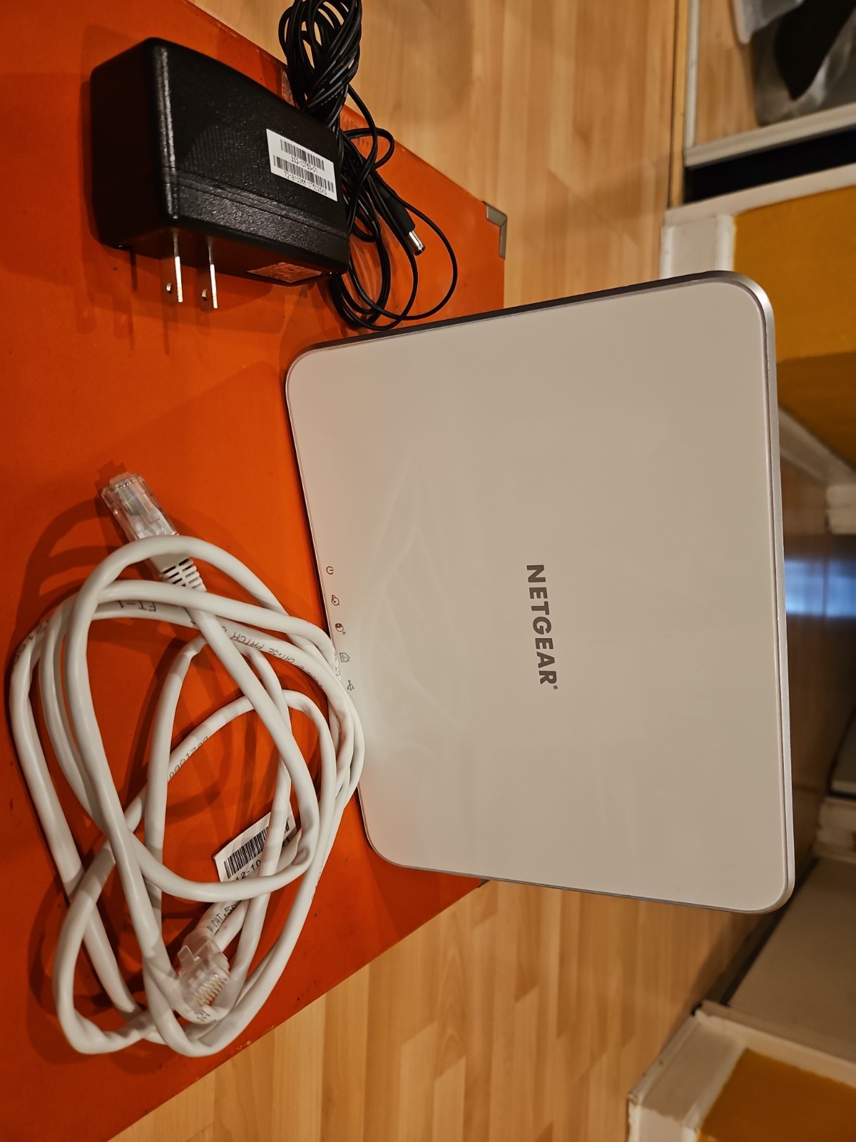 Netgear Arlo VMB3000 Base Station w/Power Adapter, Parts Or Repair – (READ)