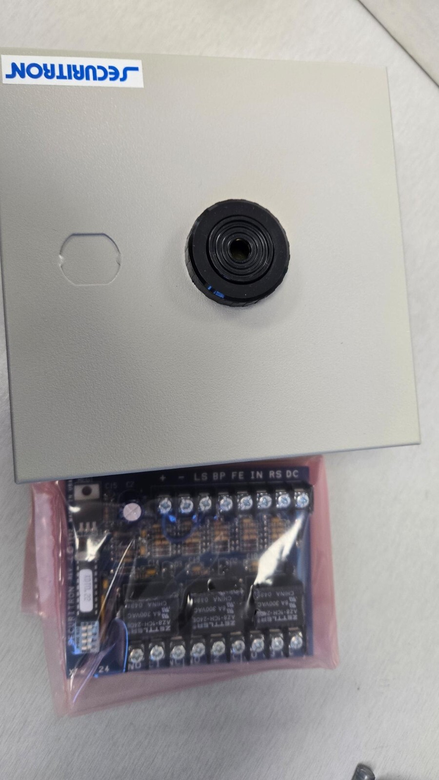 Securitron BA-XDT-12 Exit Delay Timer in Box with key and Sonalert-24vdc