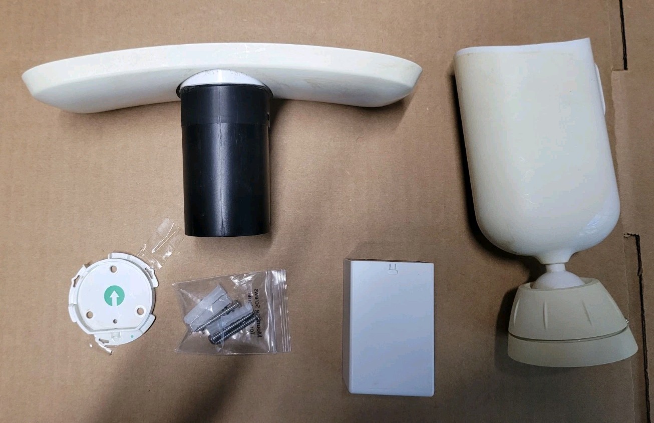 check pictures Arlo FB1001-100NAS Pro 3 Floodlight Security Camera White