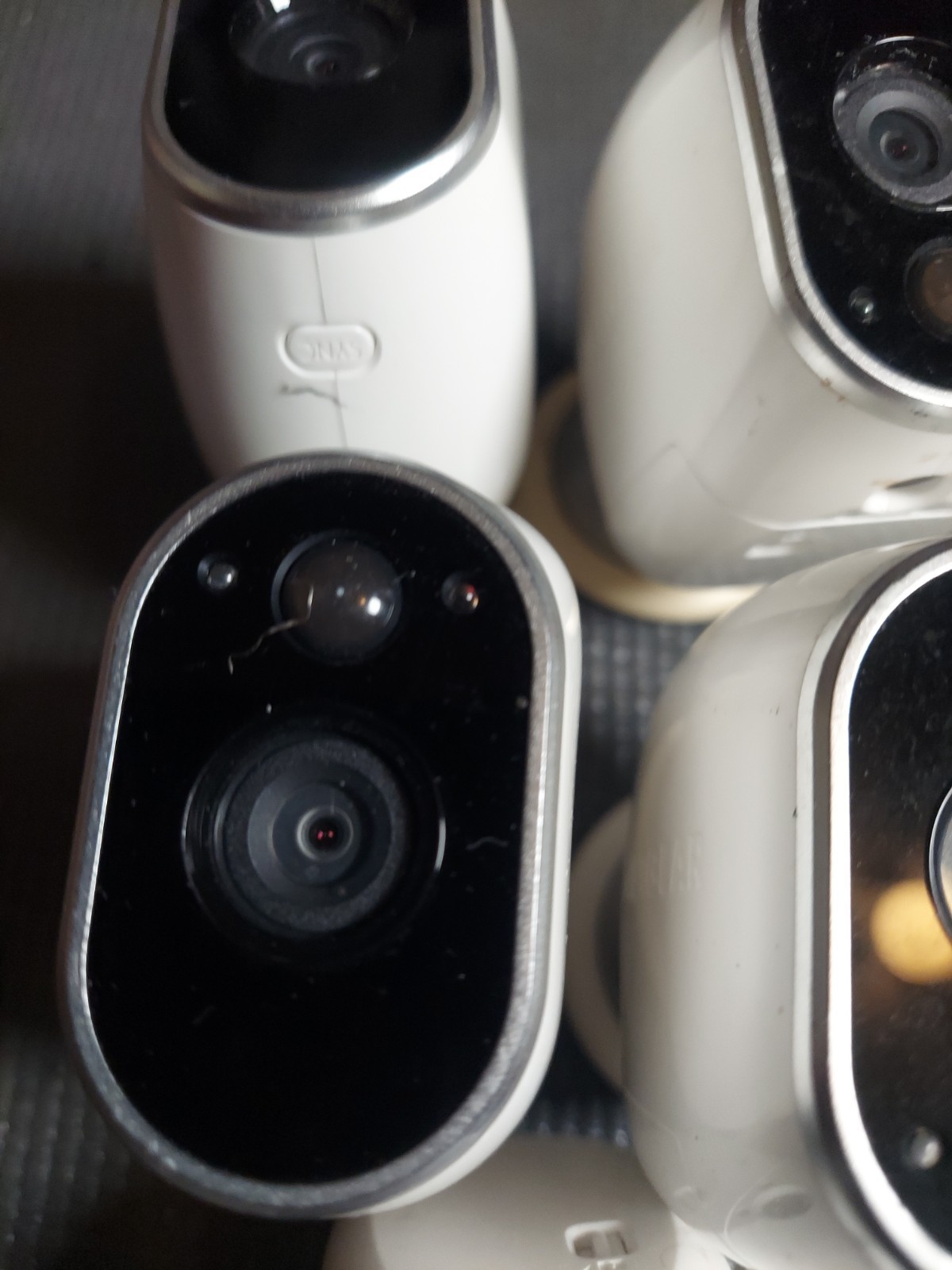 Arlo NETGEAR VMC3030 Add-on HD Security Cameras Lot Of 5 Wire-Free With 4 Mounts