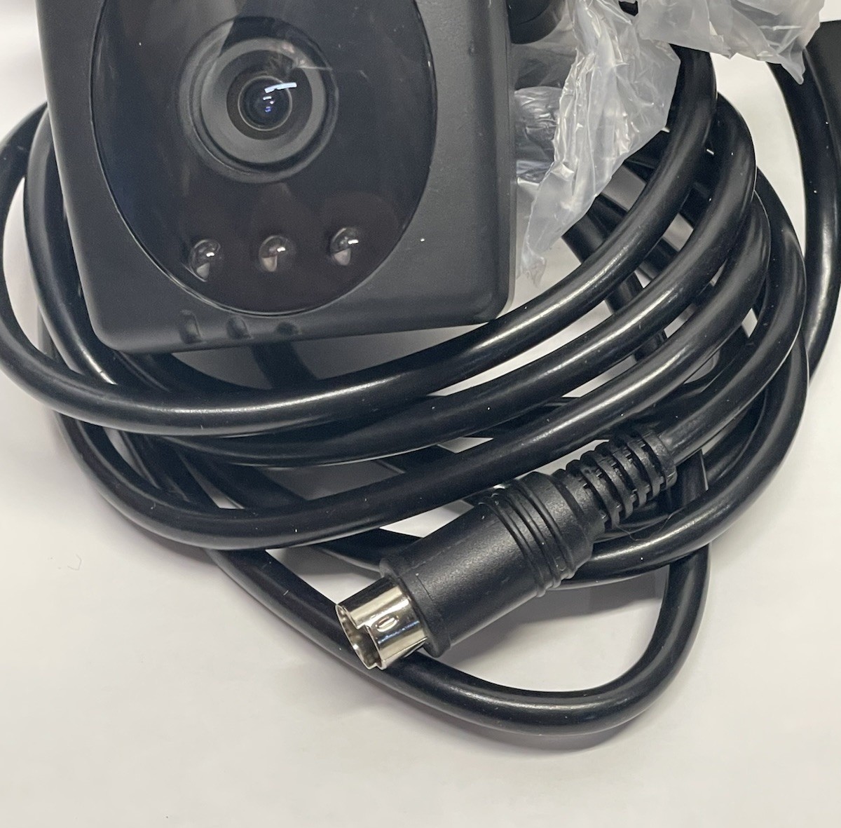 Radio Shack Black & White Surveillance Camera 49-2515 for AV Monitor 65’ Cable