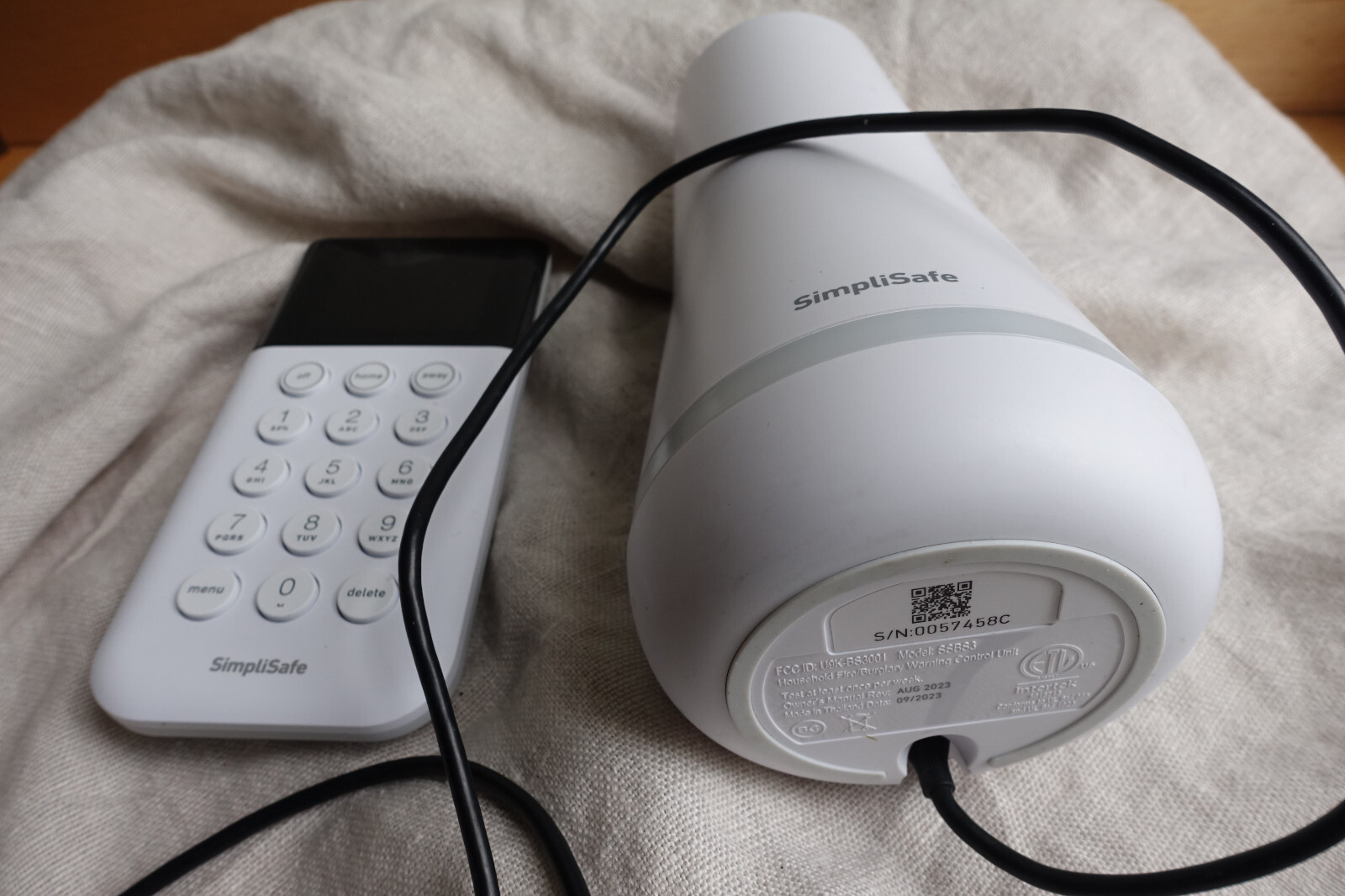 Simplisafe Home Security System Base Station SSBS3 & SSKP3 Keypad