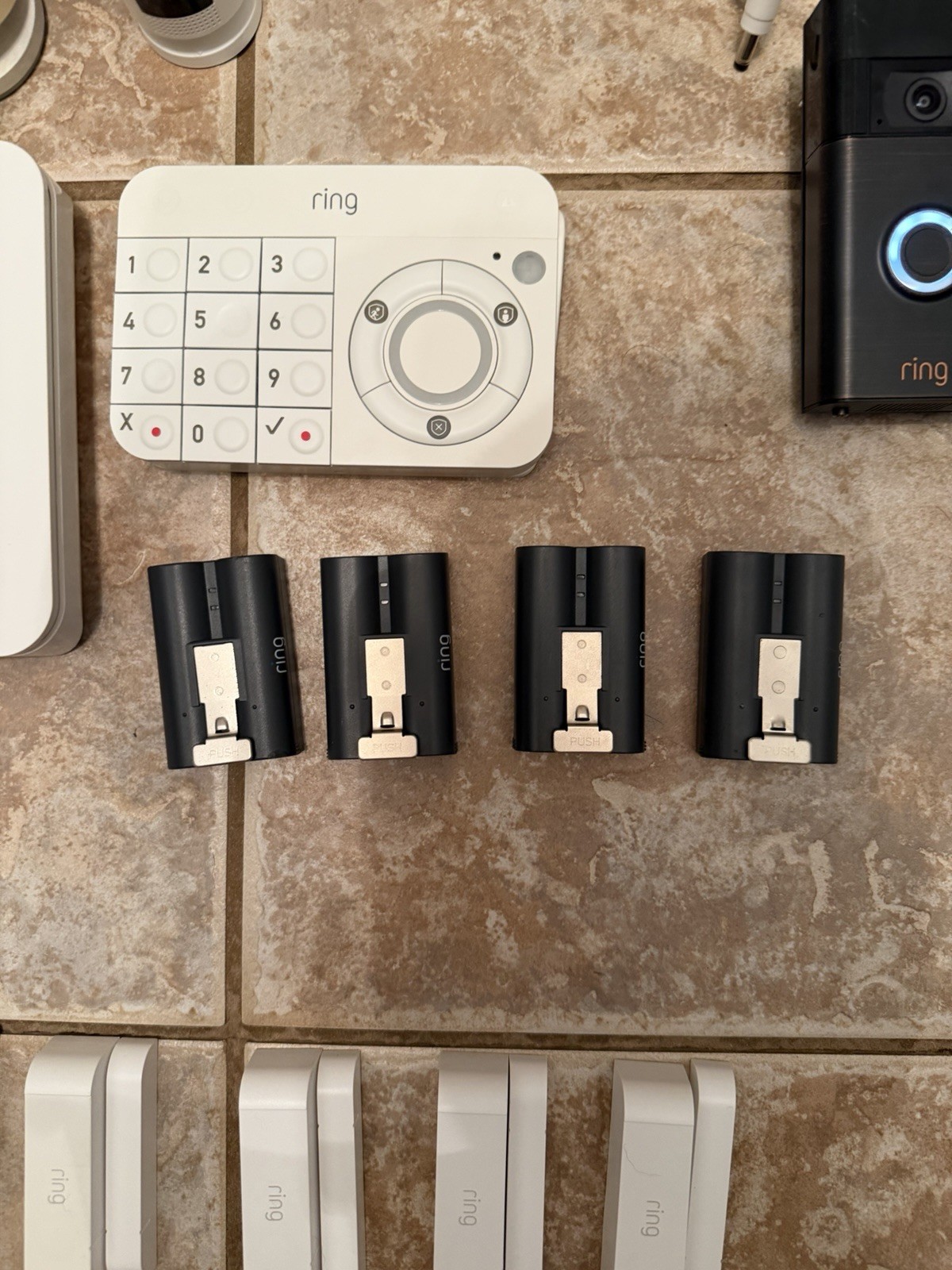 Ring Alarm Home Security System 26 Total Pieces. Includes 3 Cams And Doorbell