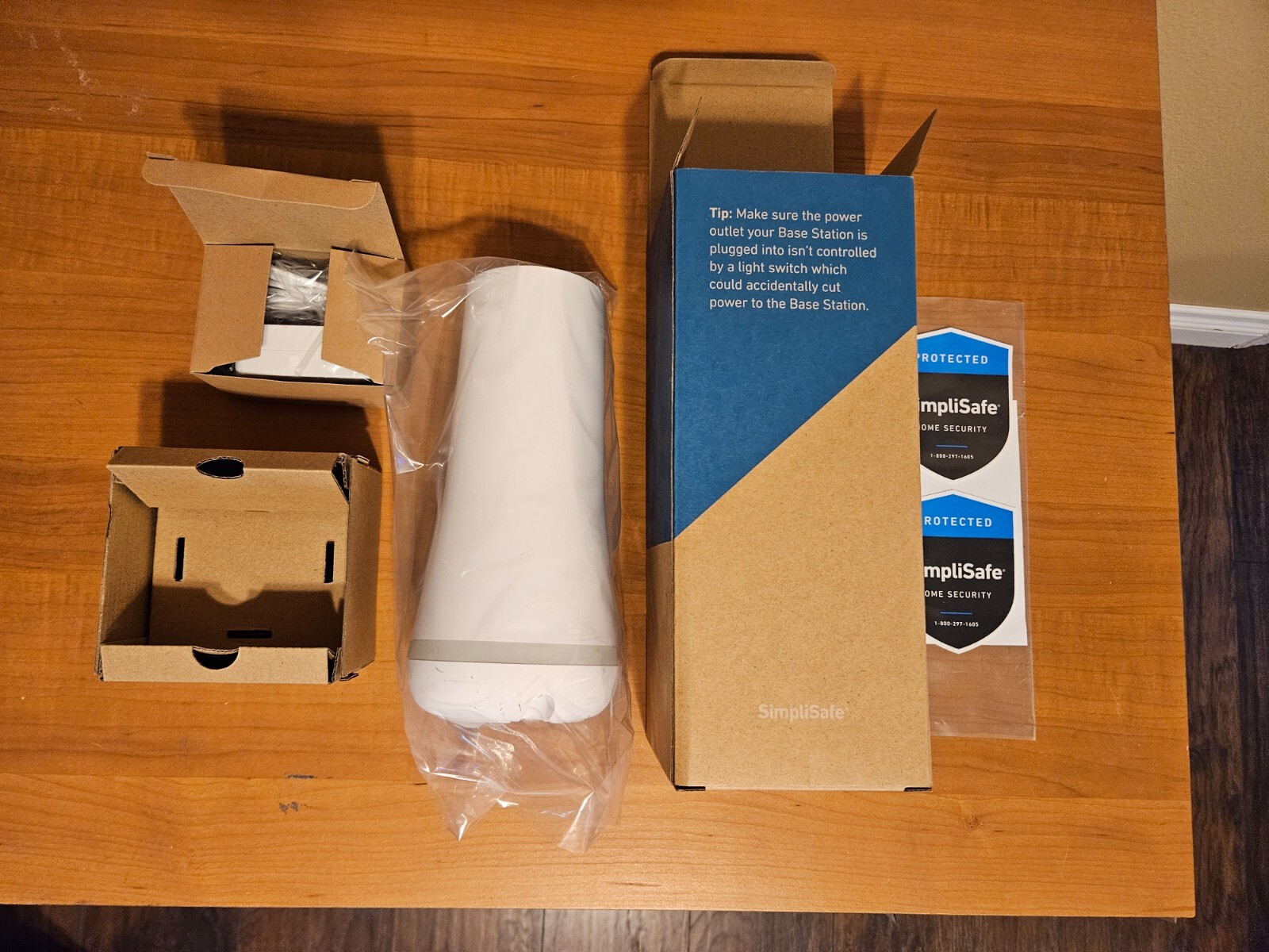SimpliSafe SSCS3 3rd Gen WBase Station Home Security Alarm w/Window Decals