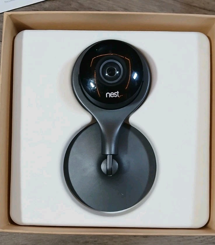 Google Nest Cam – NC1102ES – Indoor Security Camera Unit – PARTS OR REPAIR