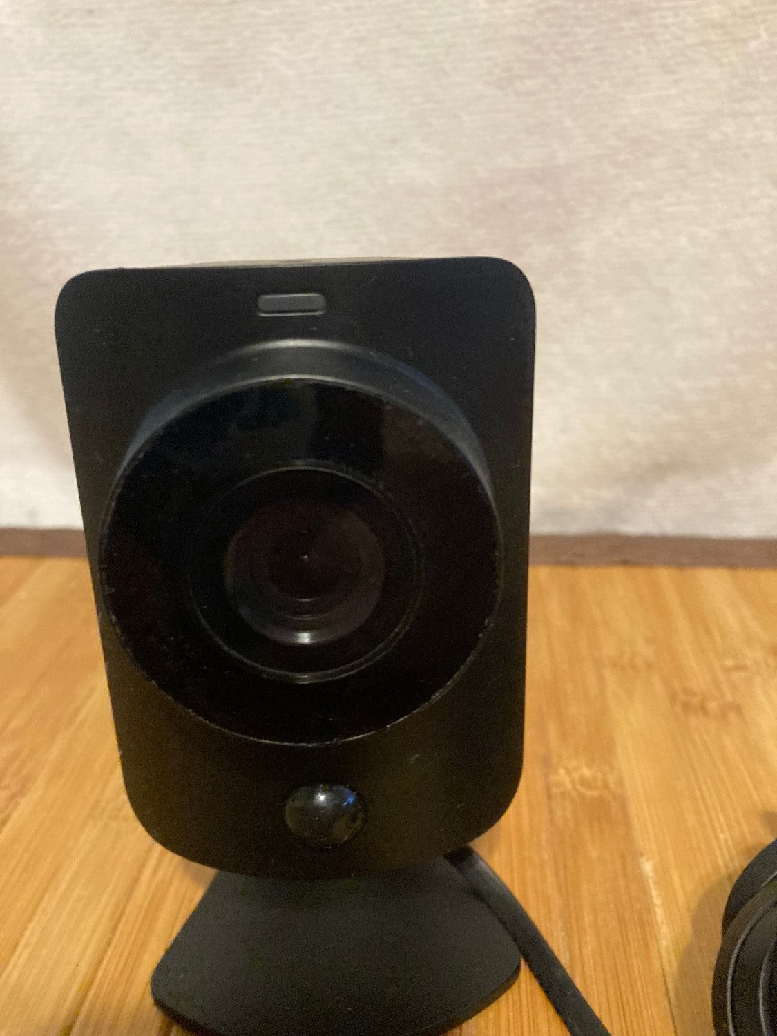SimpliSafe SimpliCam SSCM2 Indoor Security Camera 1080p HD Wired Wi-Fi Black IP