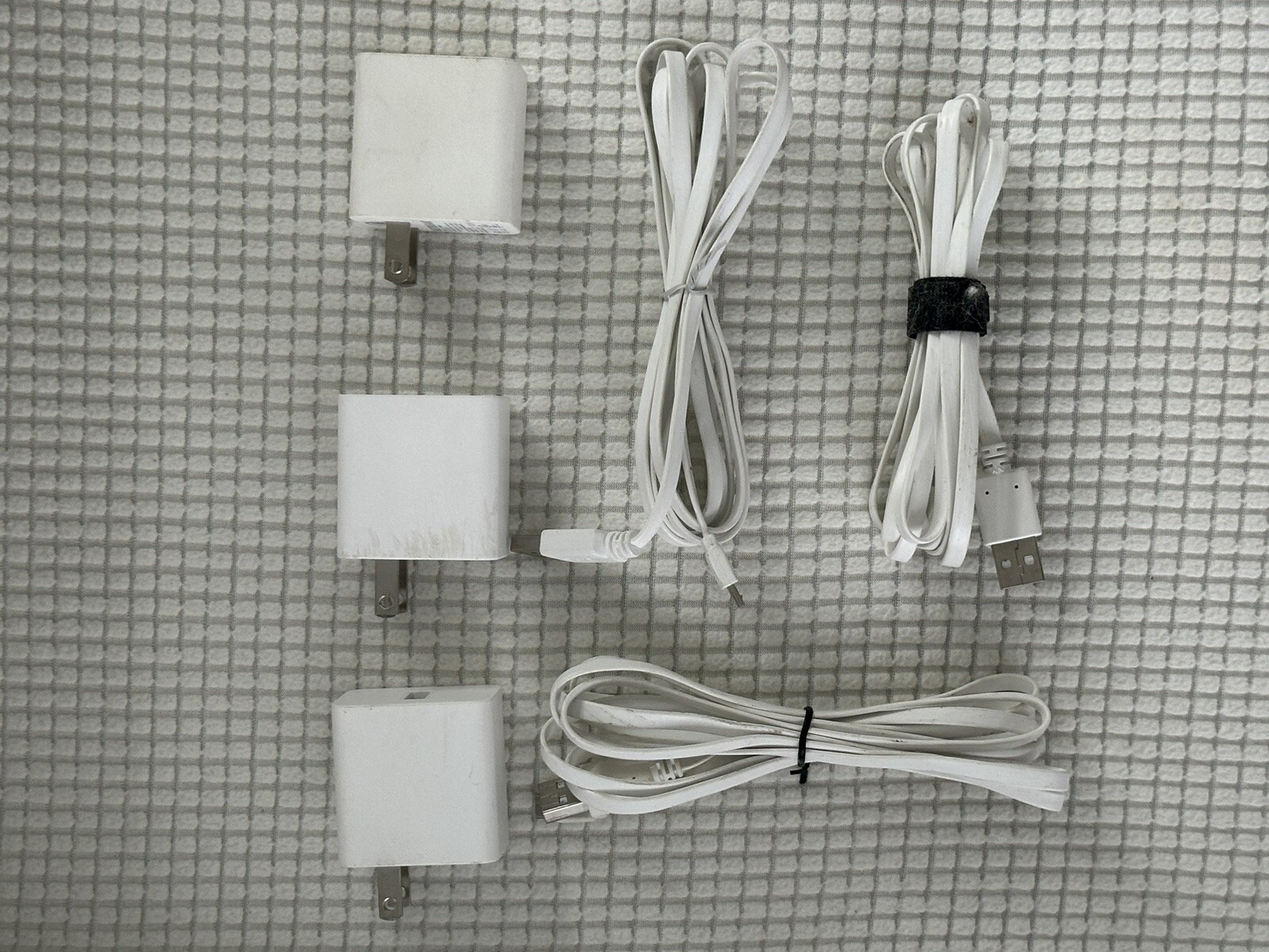 Arlo Surveillance Complete Kit(Base, Cameras, Batteries, Solar Panels, Chargers)