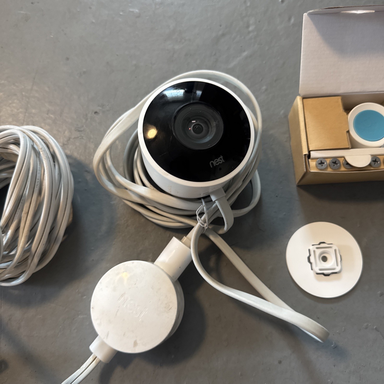 Google Nest Cam Outdoor Security Camera Wi-Fi Wired 1080P Night Vision NC2100ES