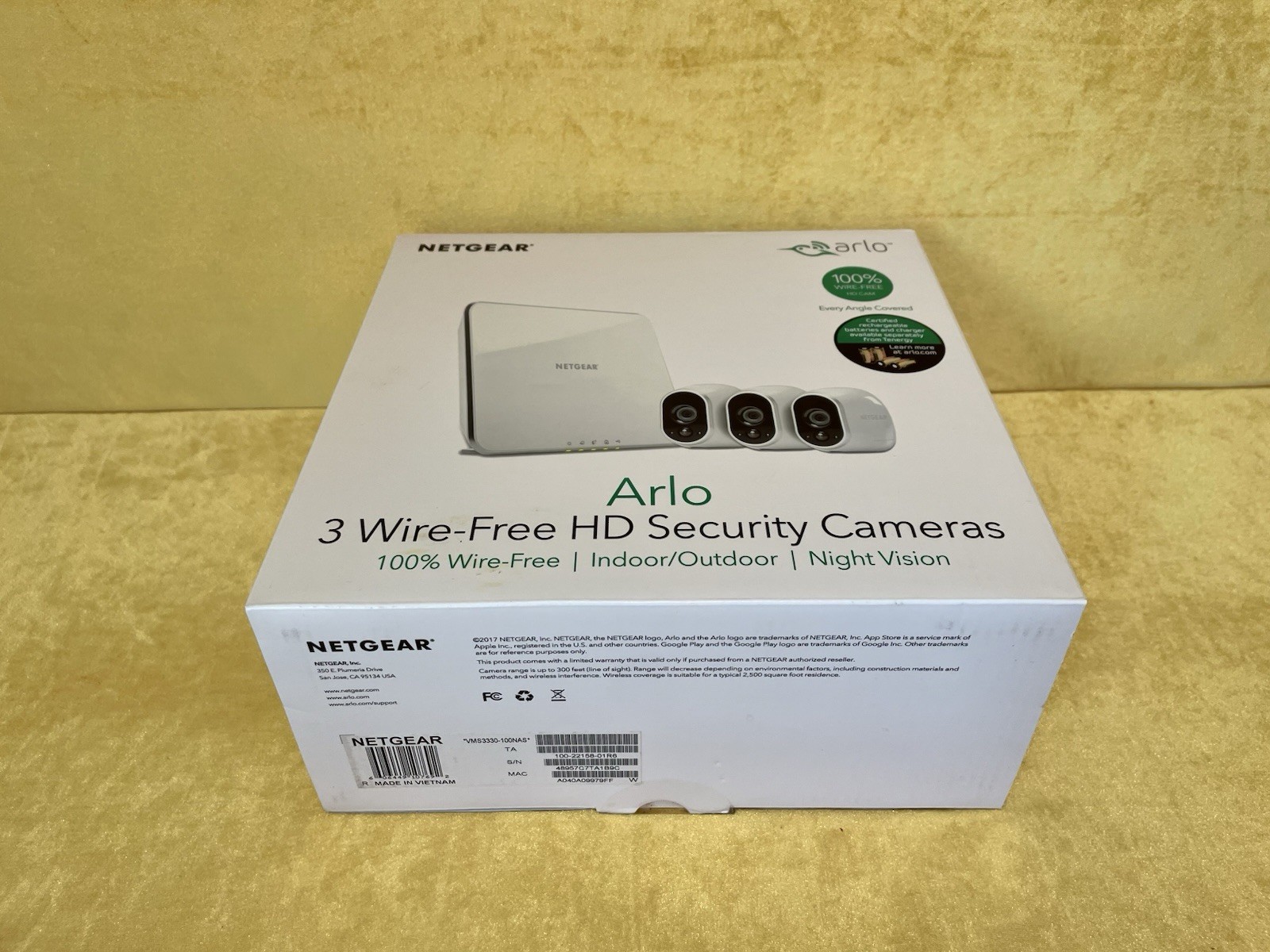 NETGEAR VMS3330-100NAS 3 HD Wireless Security Camera system (3pack) new in box