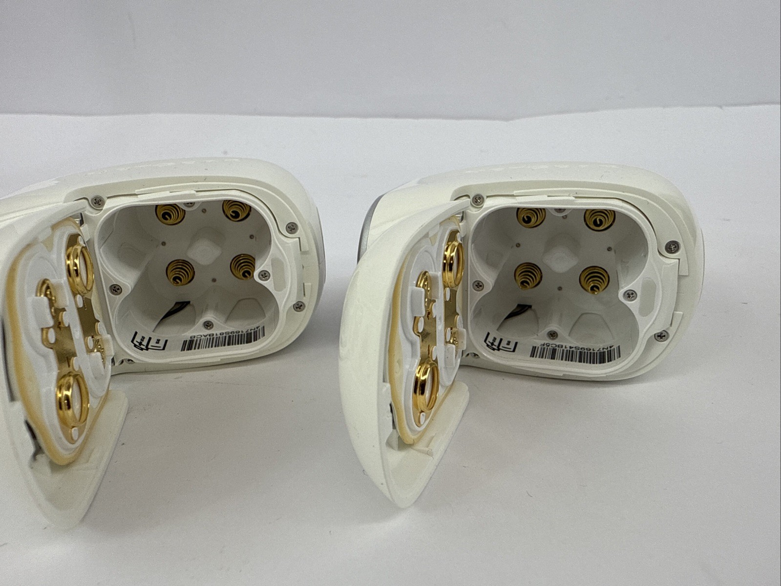 2 NETGEAR ARLO VMC3030 Indoor/Outdoor Security Cameras with Mounts Untested