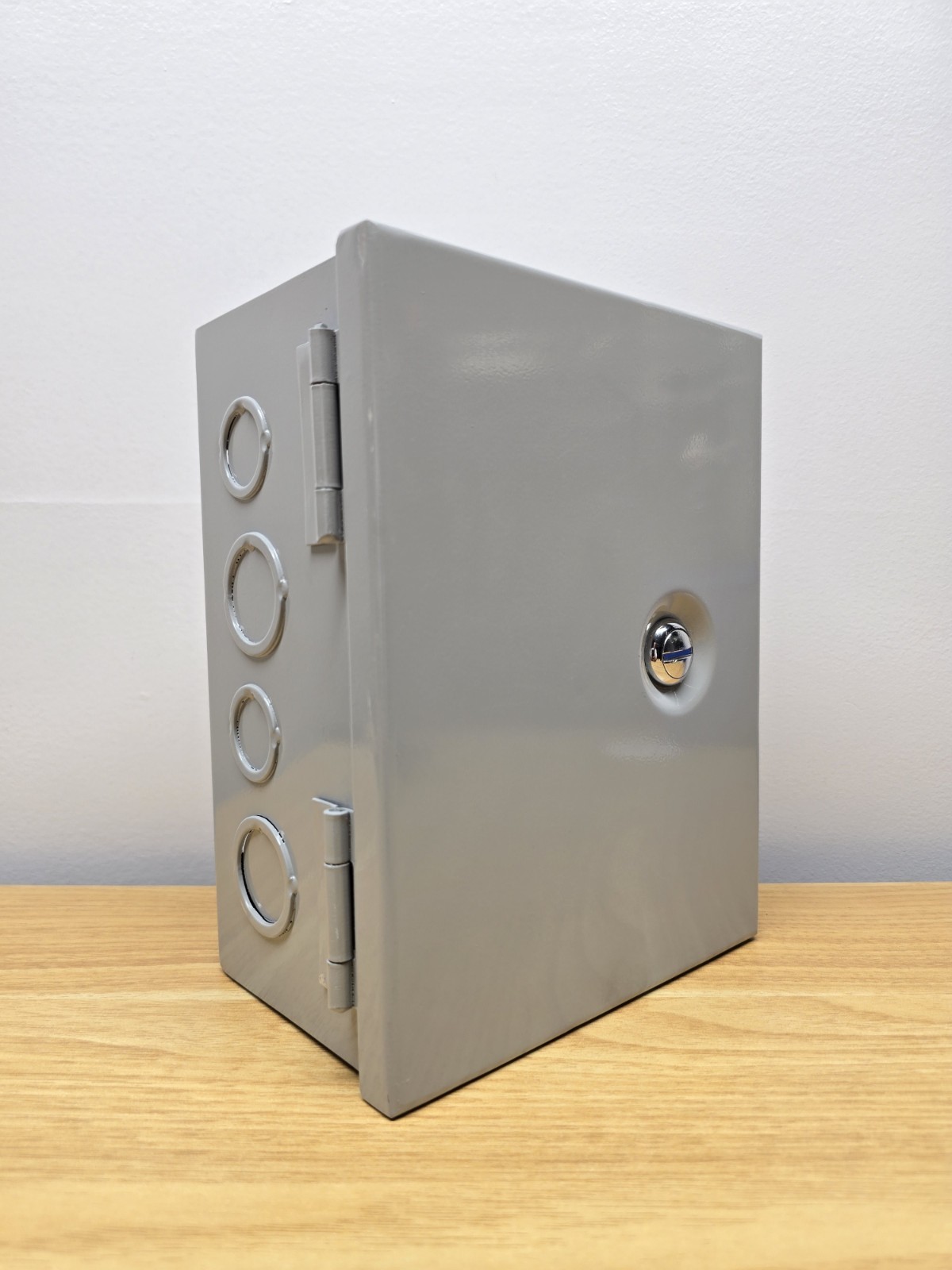BUD Industries Steel Enclosure Type 1 Sheet Metal Box 8″ X 6″ X4″ Has Knockouts