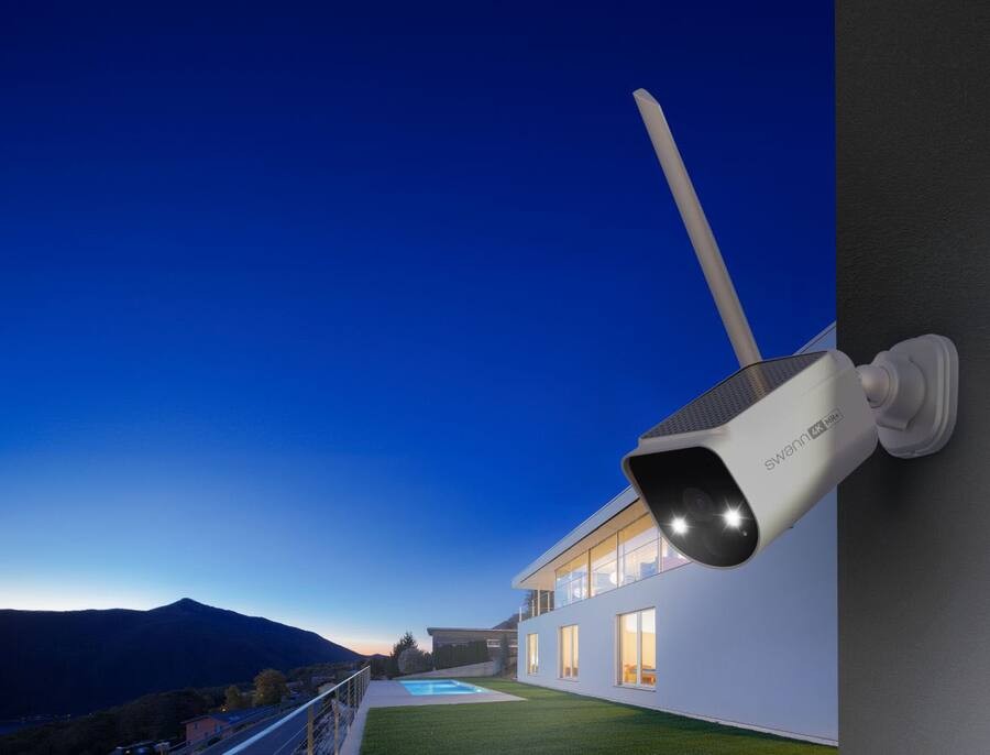 Swann MaxRanger Version 2 4K Solar Wireless Security System Base Station + 2 Cam