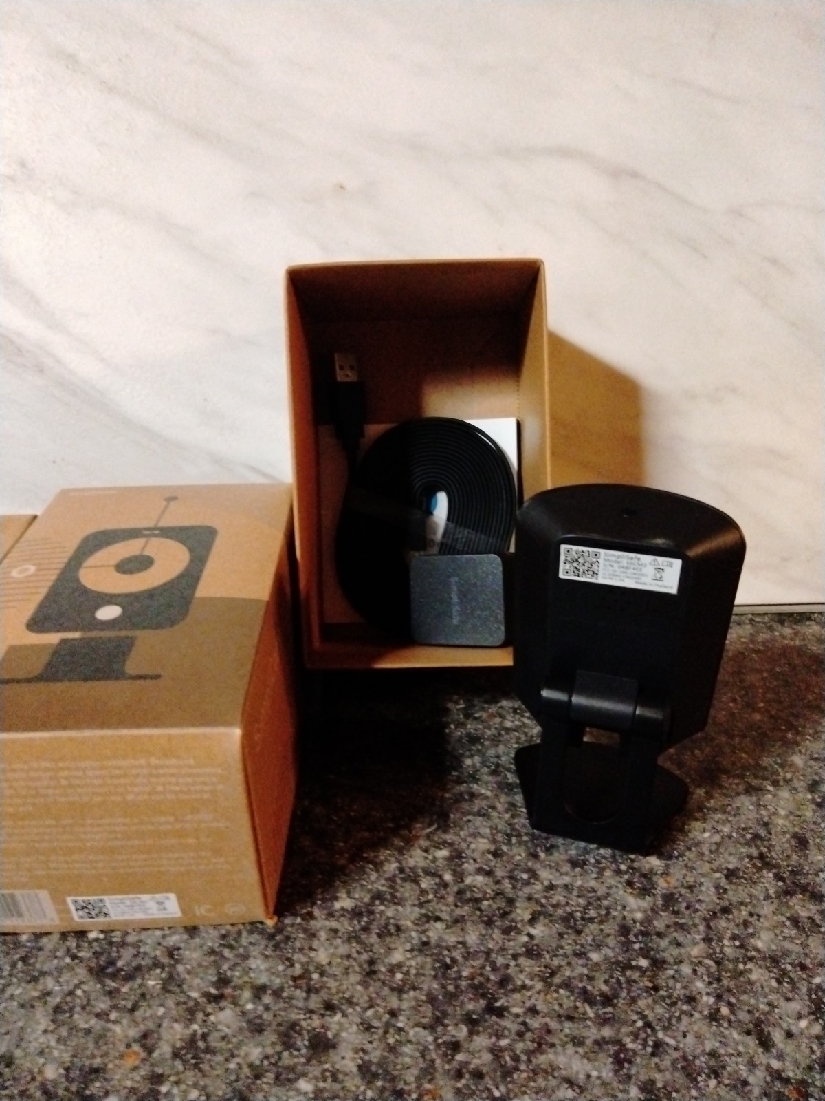 SimpliSafe Simplicam Security HD Camera Model SSCM2. Brand New. Came Unsealed