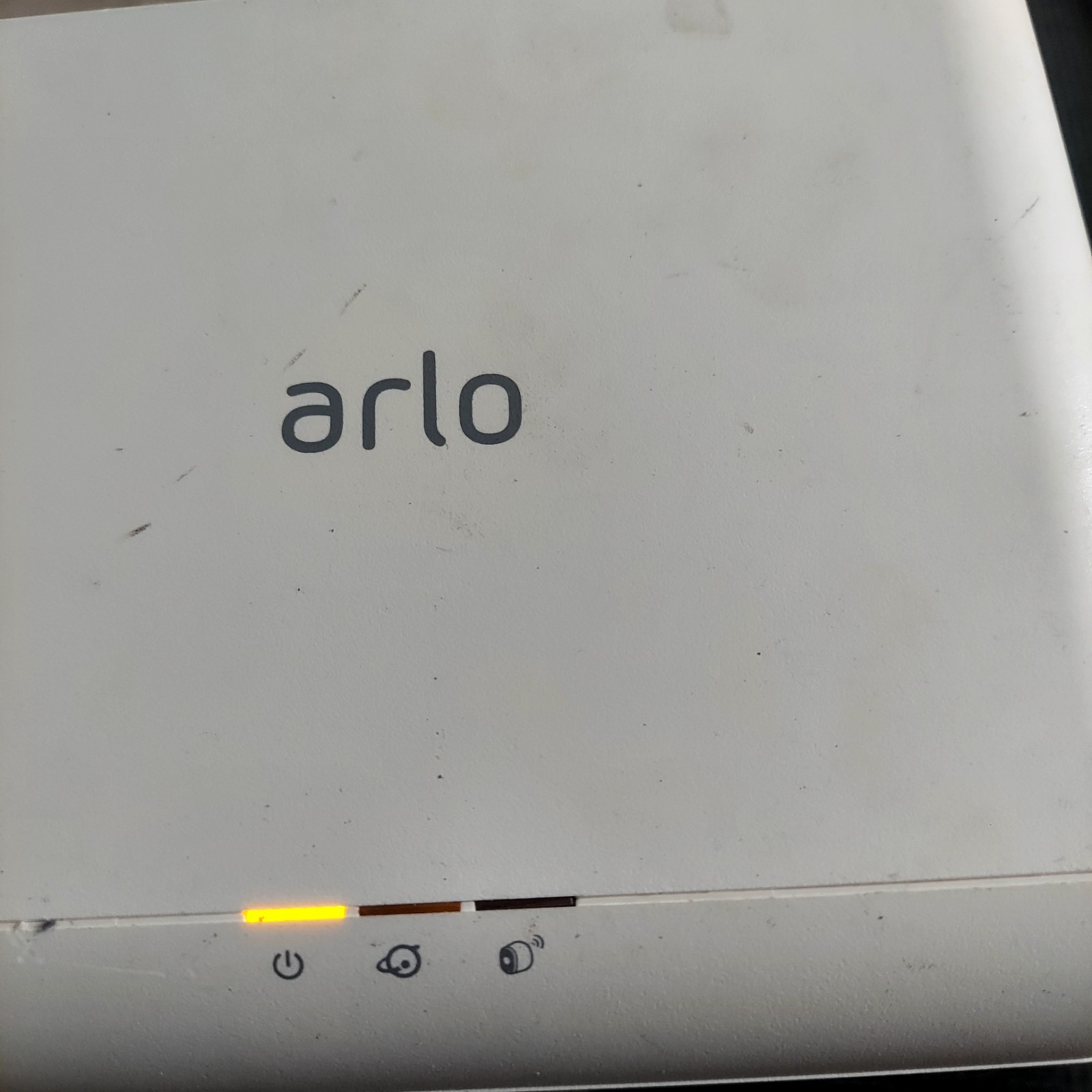 4 Arlo VMC3030 cameras with VM4000 base station (batteries not included)