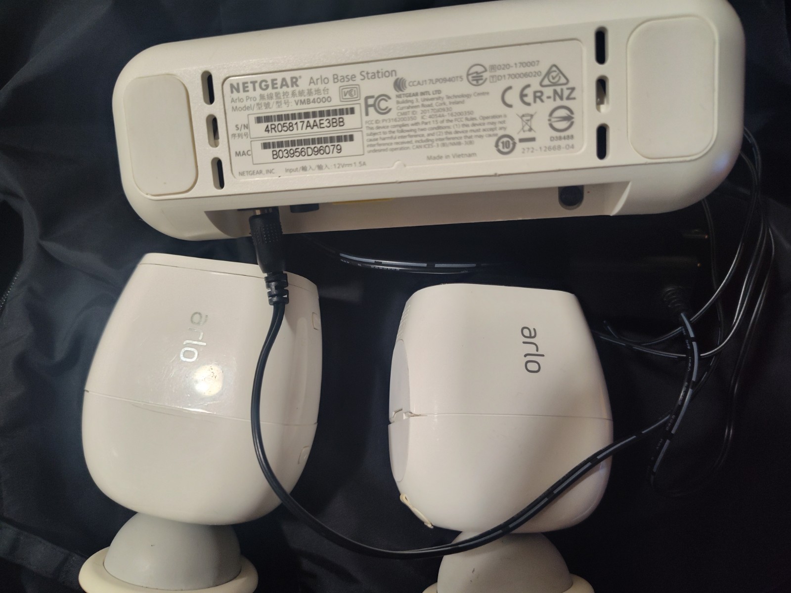Arlo Pro VMB4000 Security Base Station W/Power Cord& 2 Camera’s VMC4030P VMC4030