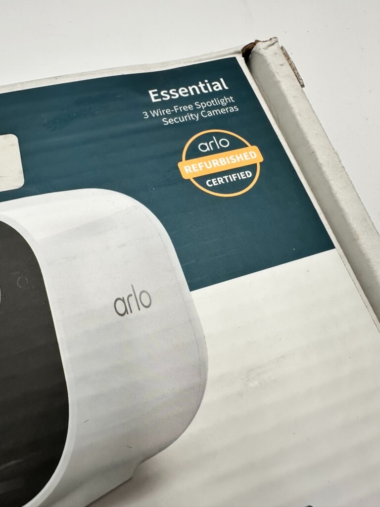 Arlo Essential Spotlight Wire-Free Security Camera – 3 Pk 1080p – NOB