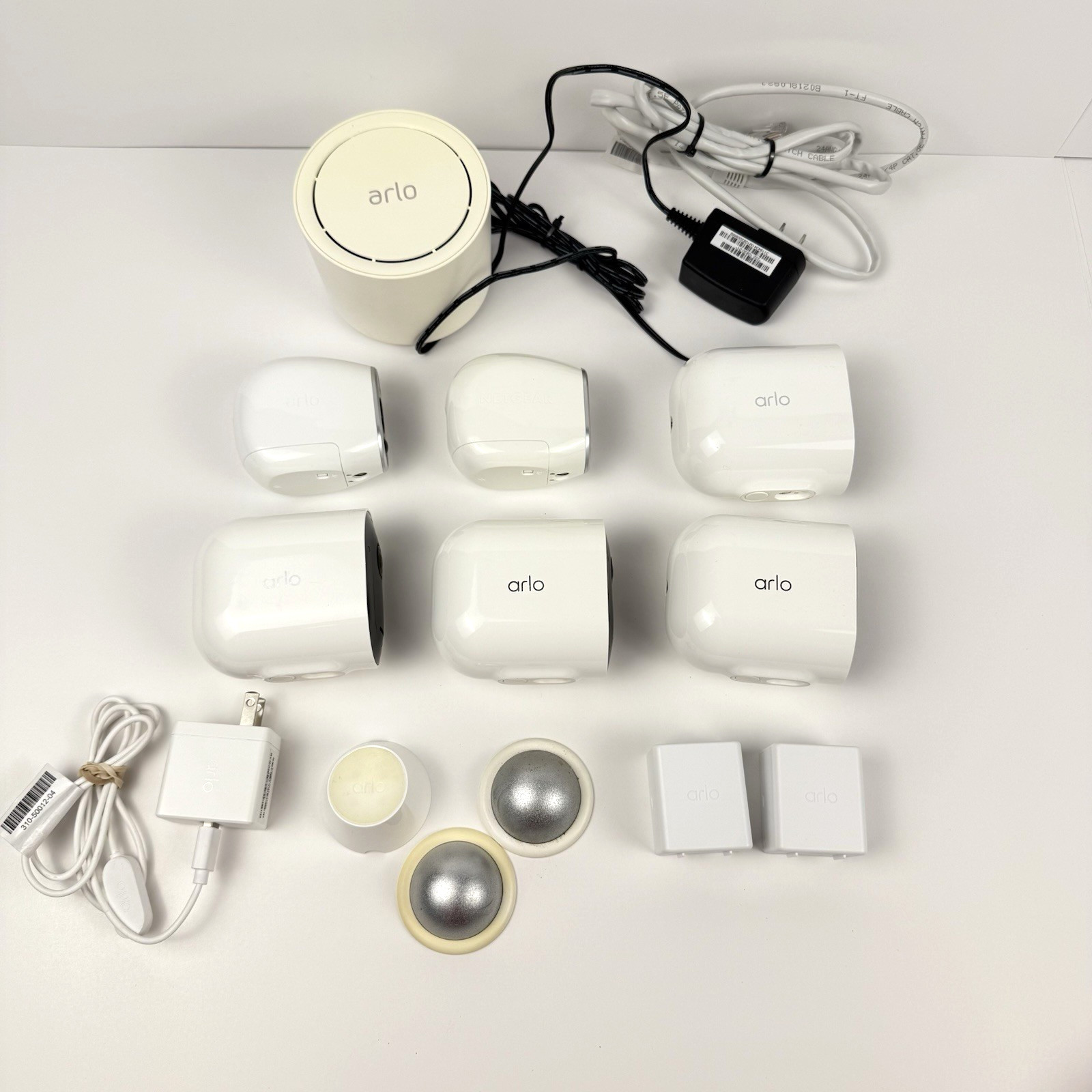 NETGEAR & ARLO VMB3500 Security System Bundle With 6 Cameras, Base, Mounts, Cord