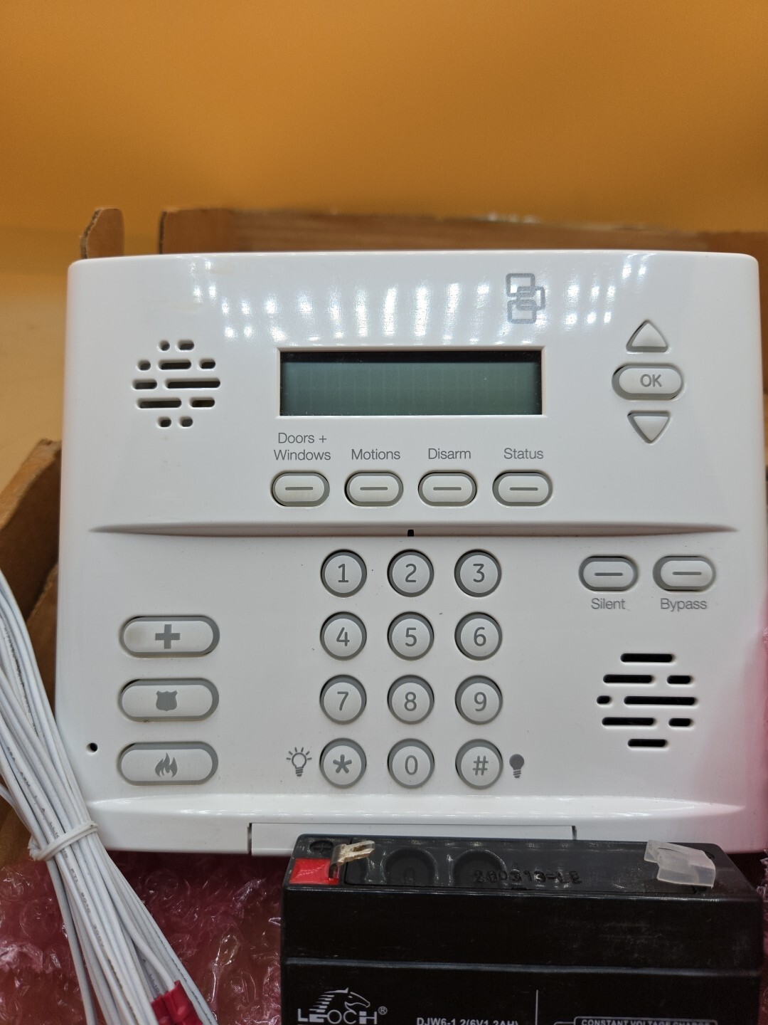 Interlogix 600-1054-95R-11 Fire Alarm Security Control Panel Simon XT READ
