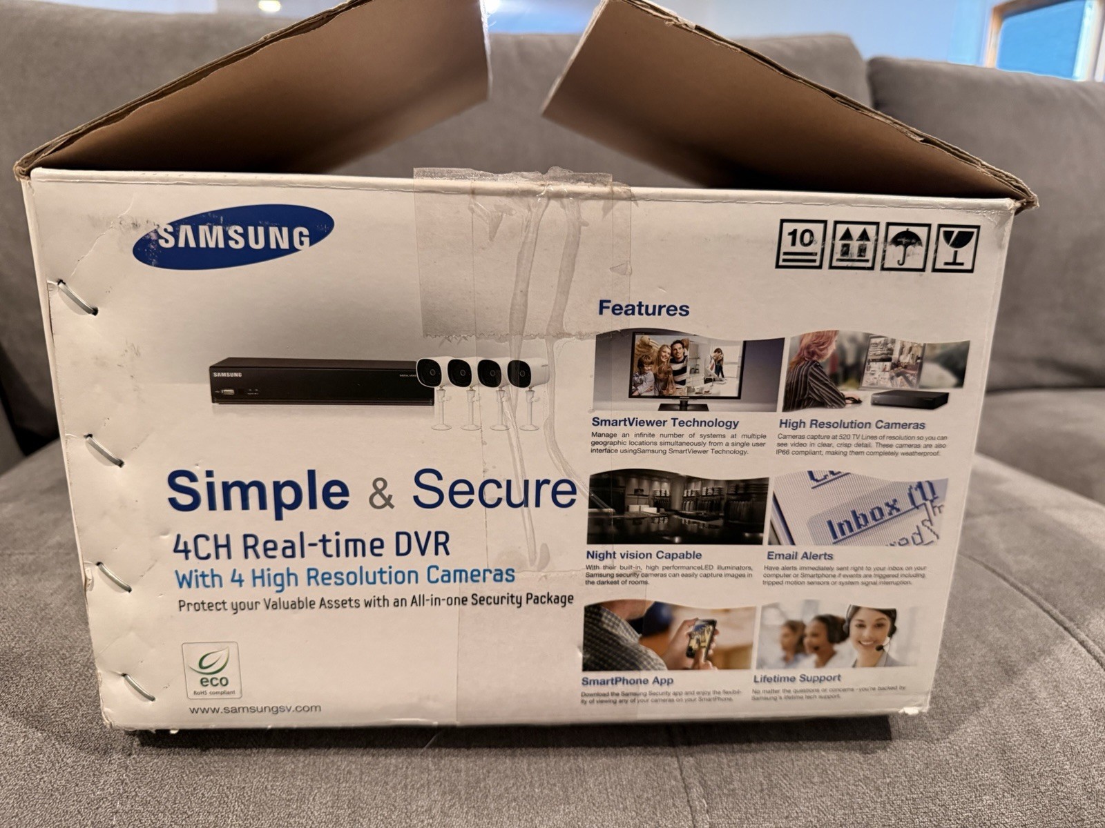 Samsung SDE-3003 4CH DVR Security System 4 Cameras New Open Box Complete