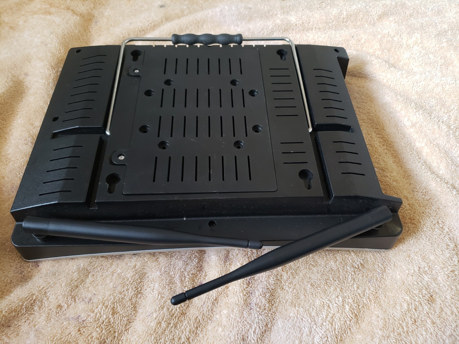 ANRAN WIRELESS NVR 11 1/2″ MONITOR,