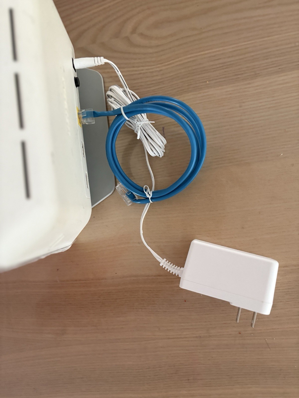 Netgear SecurityBaseStation Wireless Wi-Fi Router VMB3000 Hub Unit Charger &Eth