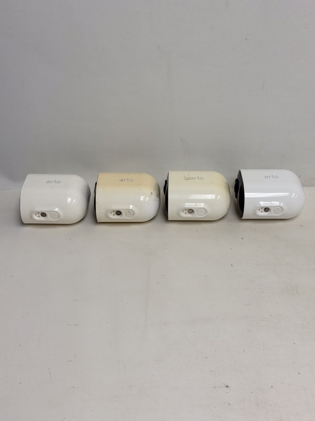 Arlo Ultra VMC5040 4K Ultra UHD 4 Spotlight Security Cameras. Read