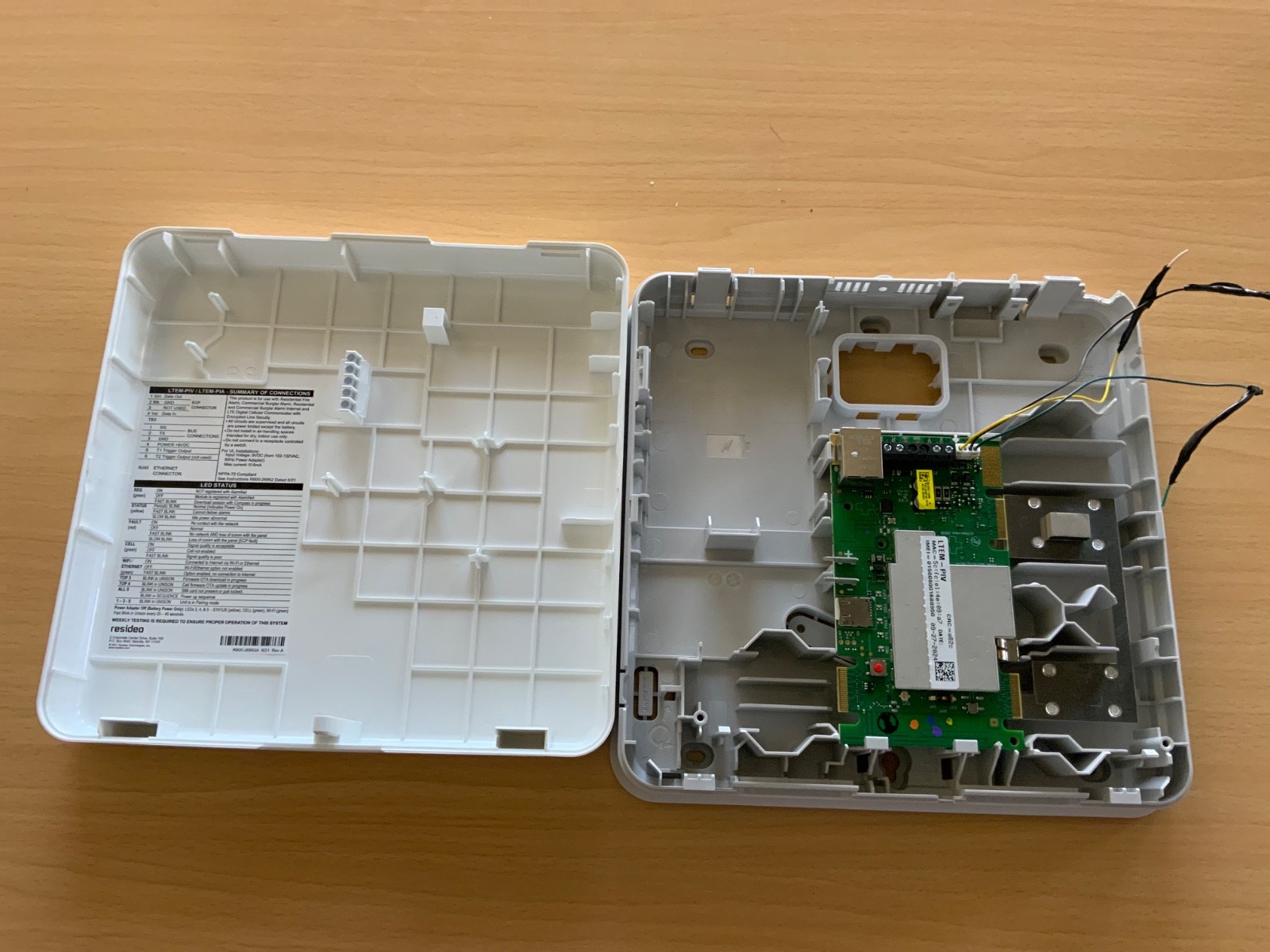 Residen Ltem-piv Vista LTE-M & IP Communicator