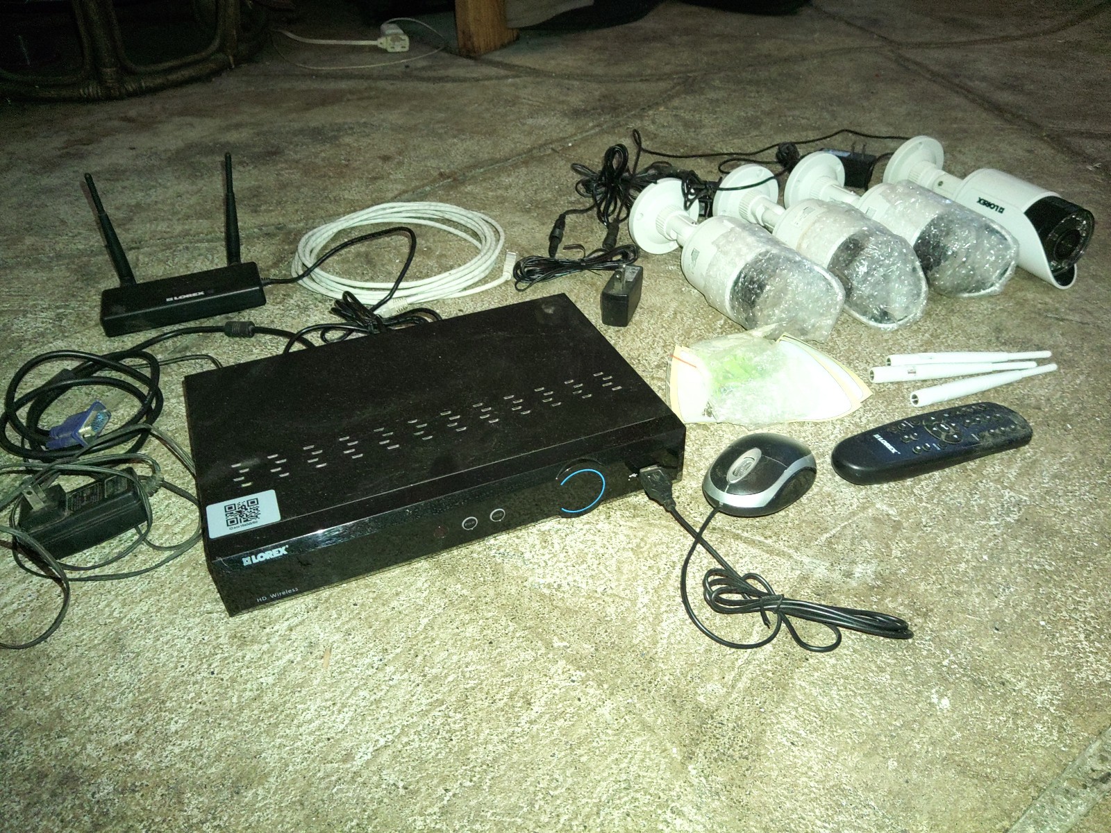 Lorex 720p security system 4 cameras lh0414-d