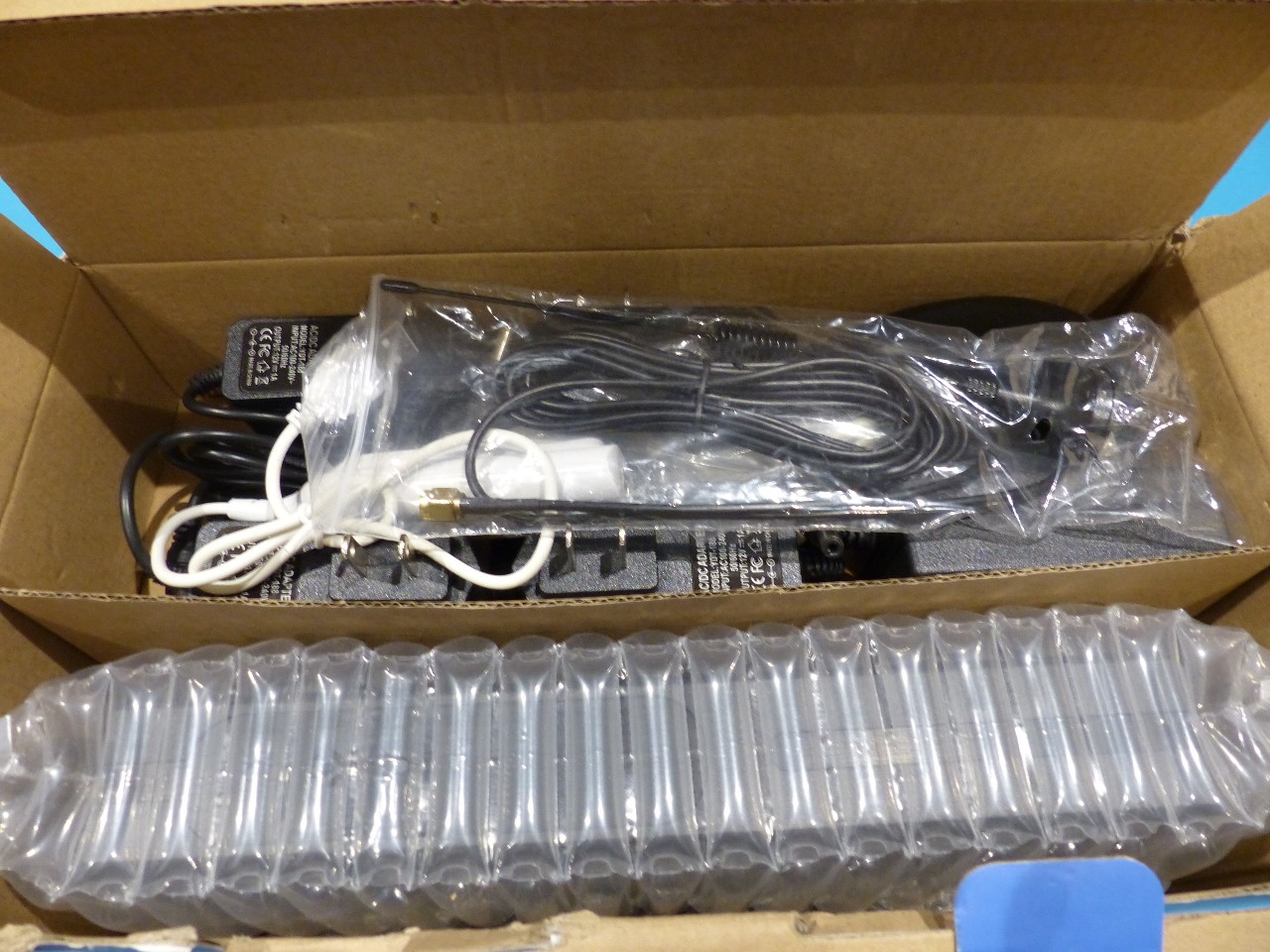 HD NVR KIT 124-21006845 4CH WIRELESS NVR KIT