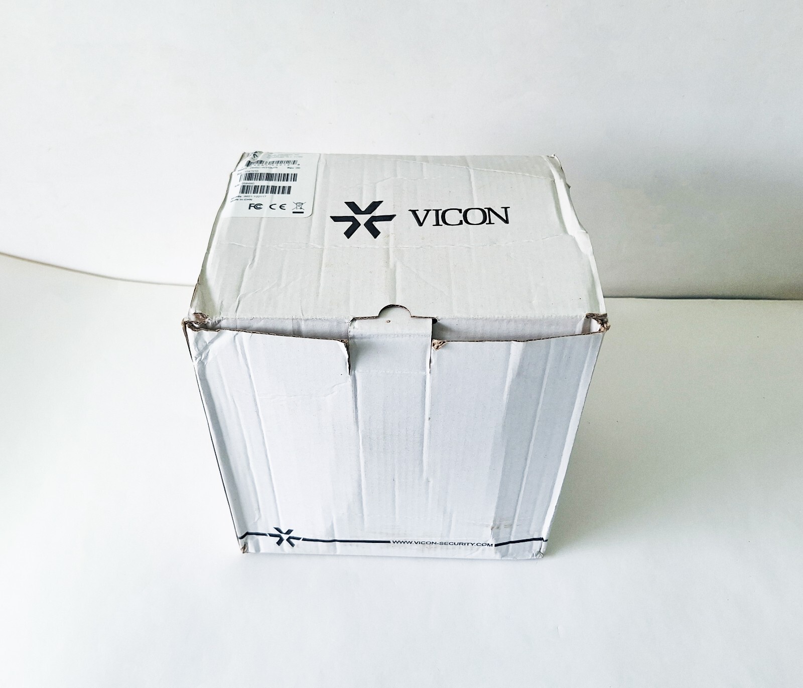 VICON V945D-W310MIR OUTDOOR FIXED NETWORK CAMERA DOME; 5 MP; H.264/H.265;
