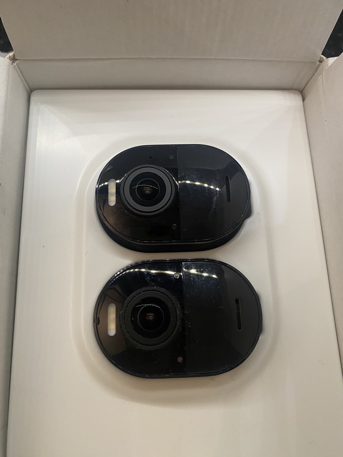 Arlo Ultra 2 UHD 4K Wire-Free Spotlight Security Camera – Mag Mount