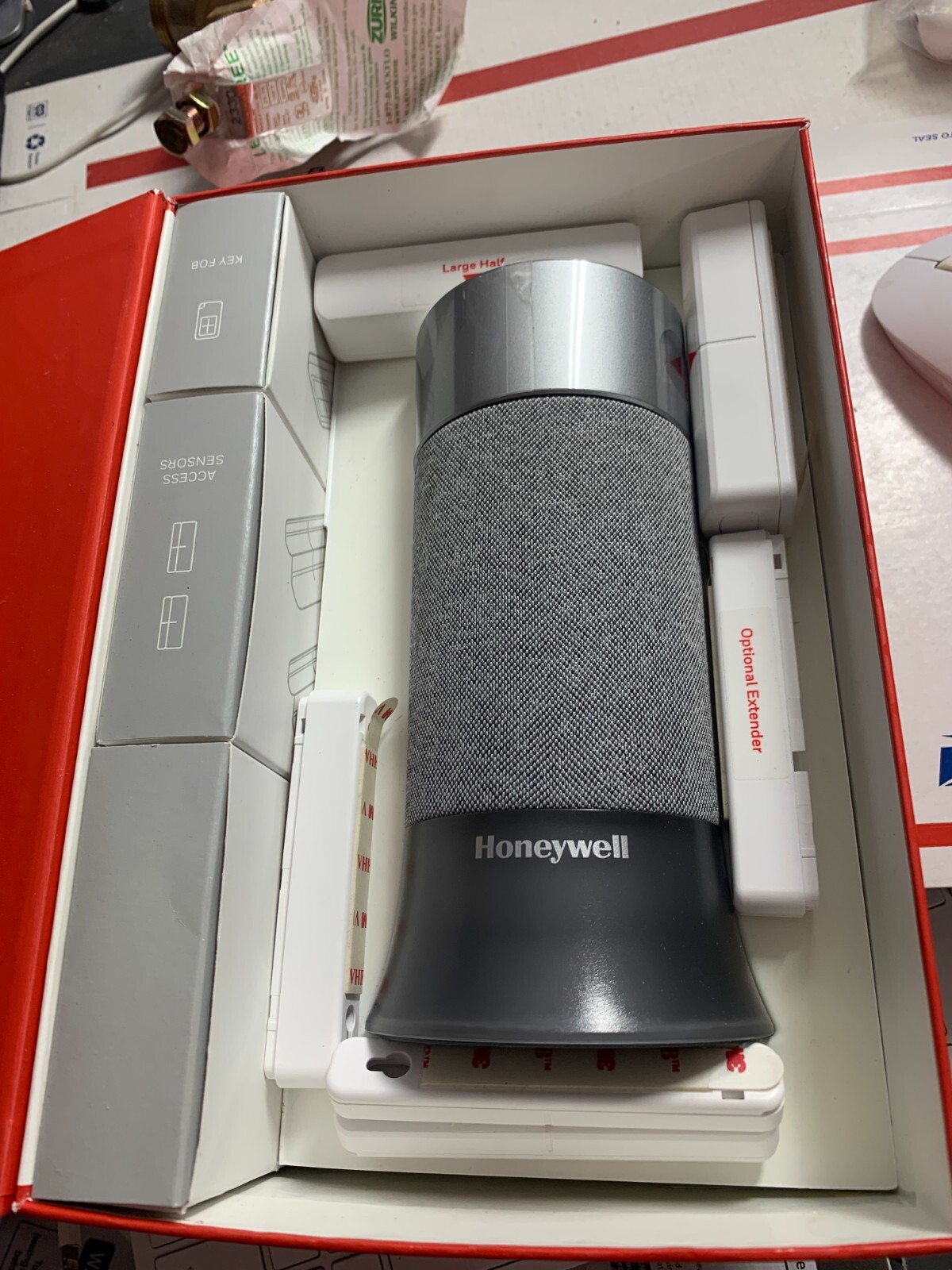 Honeywell Home Smart Home Security Self-Monitored System Starter Kit. RCHS5230WF