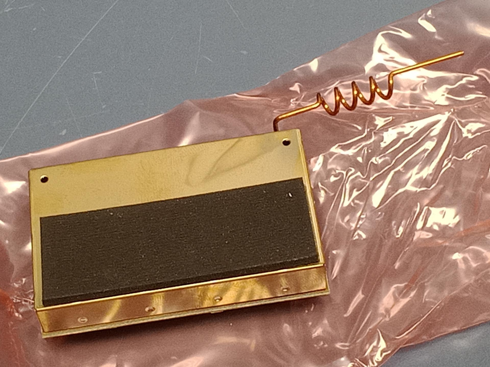 2GIG GC2e Wireless Receiver for 345/900Mhz+Encrpted Sensors