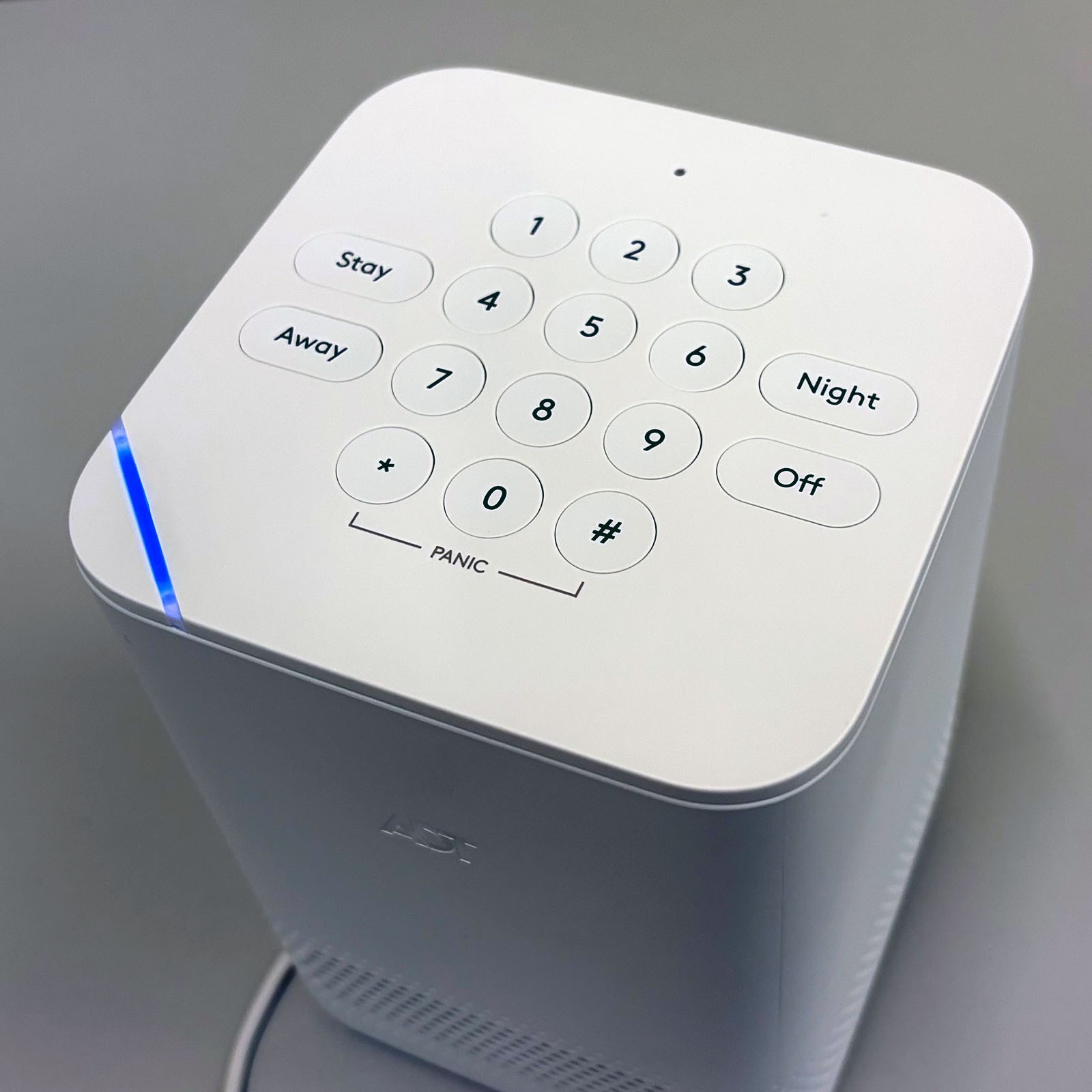 Blue by ADT Smart Home Hub Security System S40LR0-01-CW-S Hub and Sensors