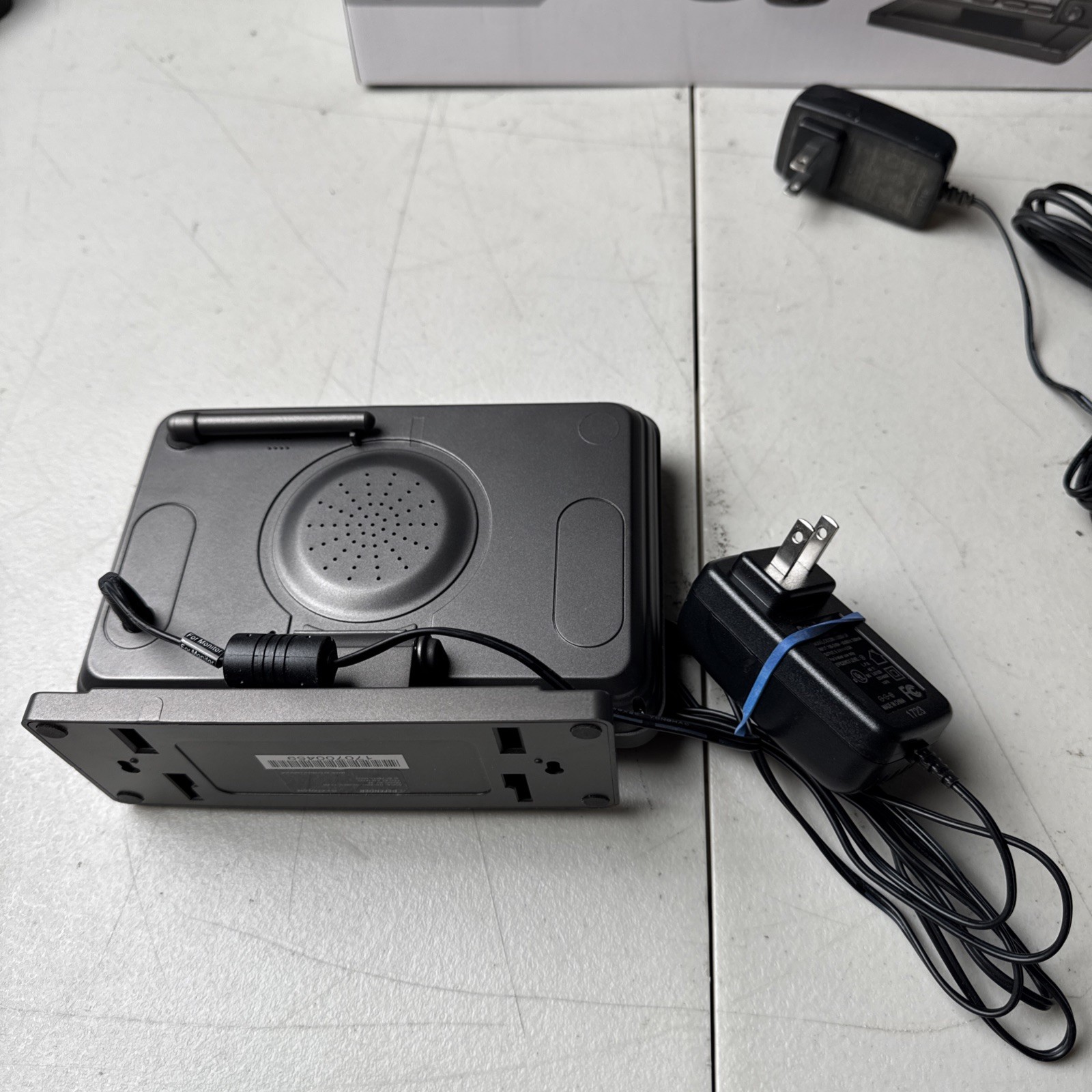 Defender PHOENIX M2C Security Camera Unit Monitor