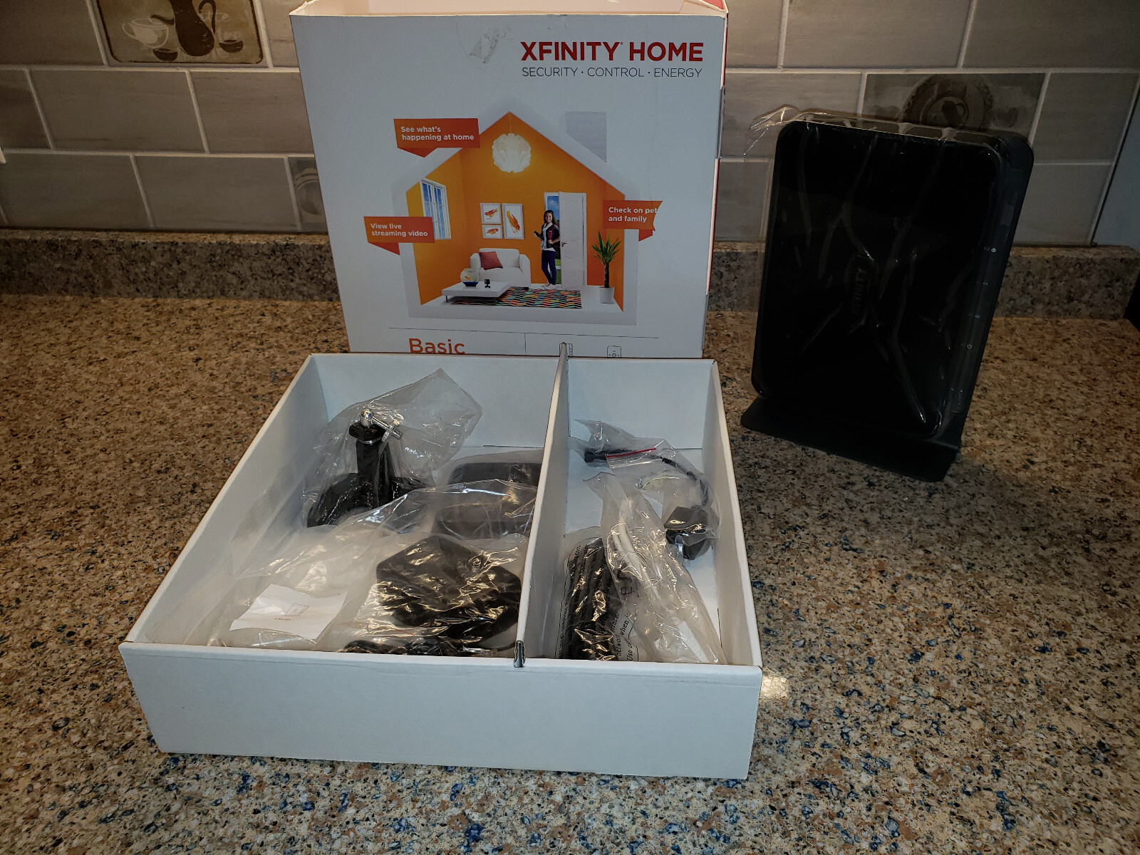 Xfinity Home basic starter pack home security comfgo1305 NETGEAR CAMERA ASG1100