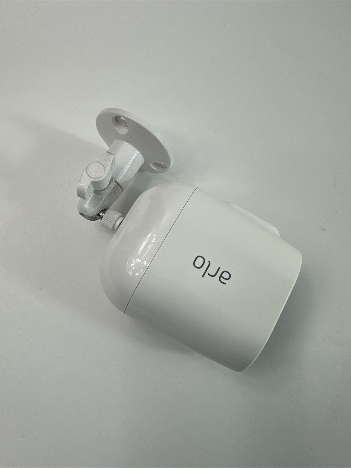 Arlo Essential XL Spotlight 1080p Wireless Security Camera w/ Wall Mount, Tested