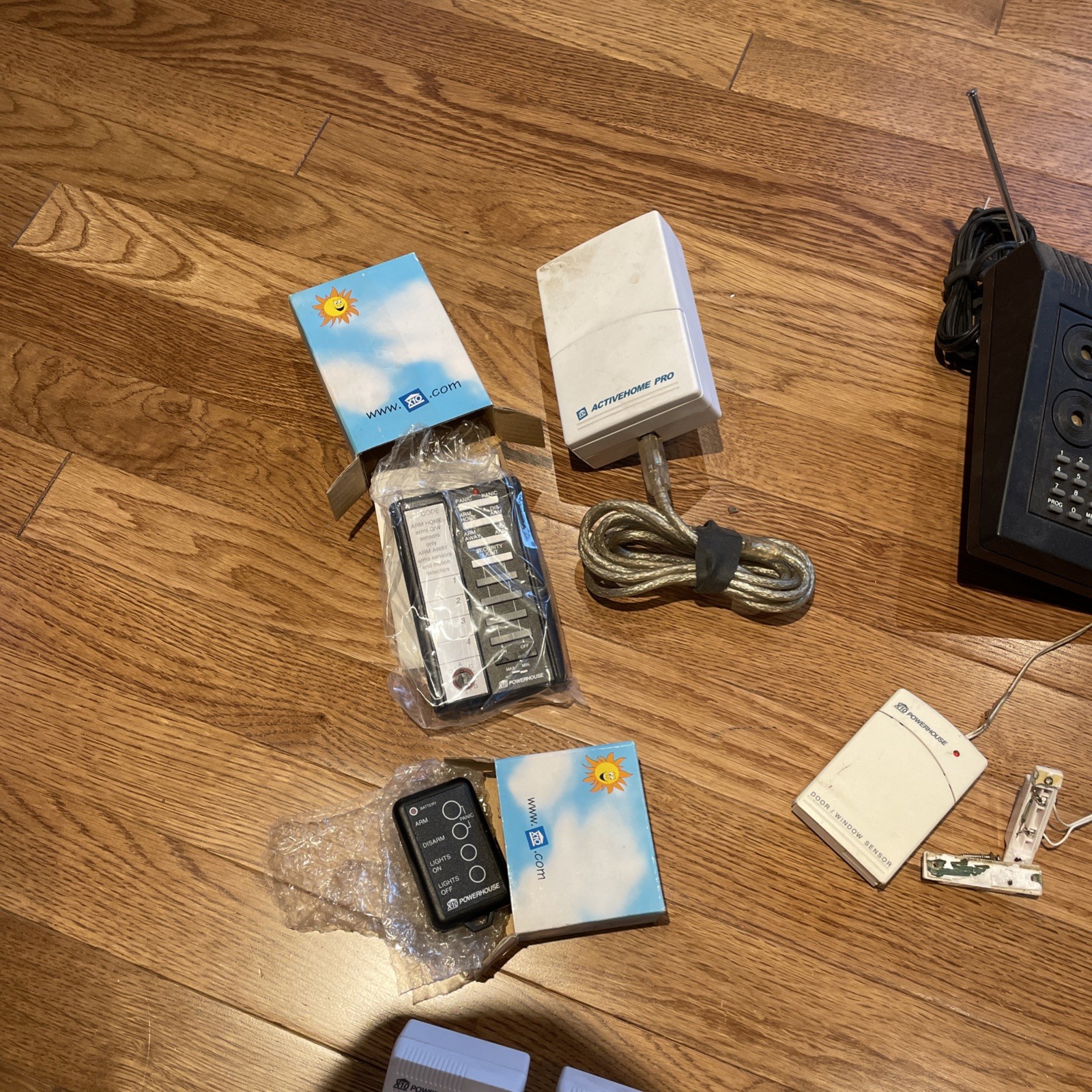 x10 security system Lot. Untested. Identical to Radio Shack Security System.