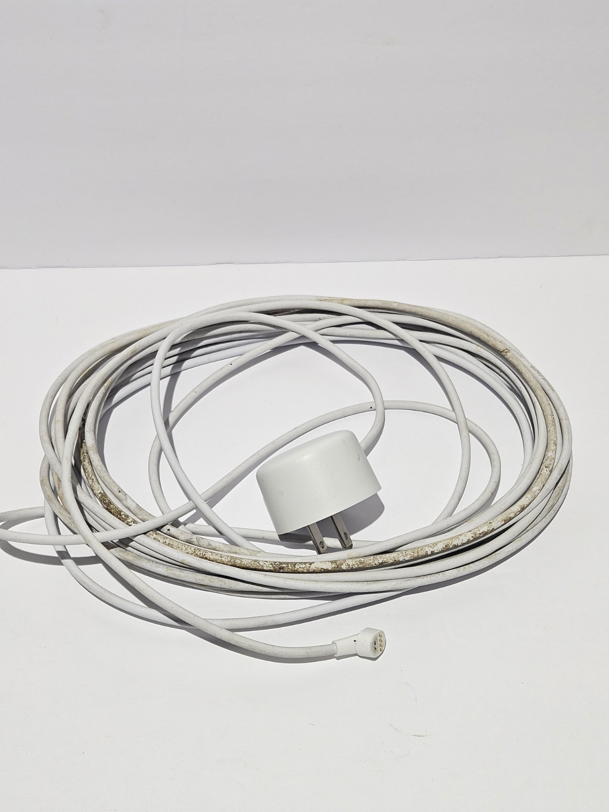 Google Nest Cam Outdoor or Indoor Battery 2nd Gen G3AL9 White With Cable