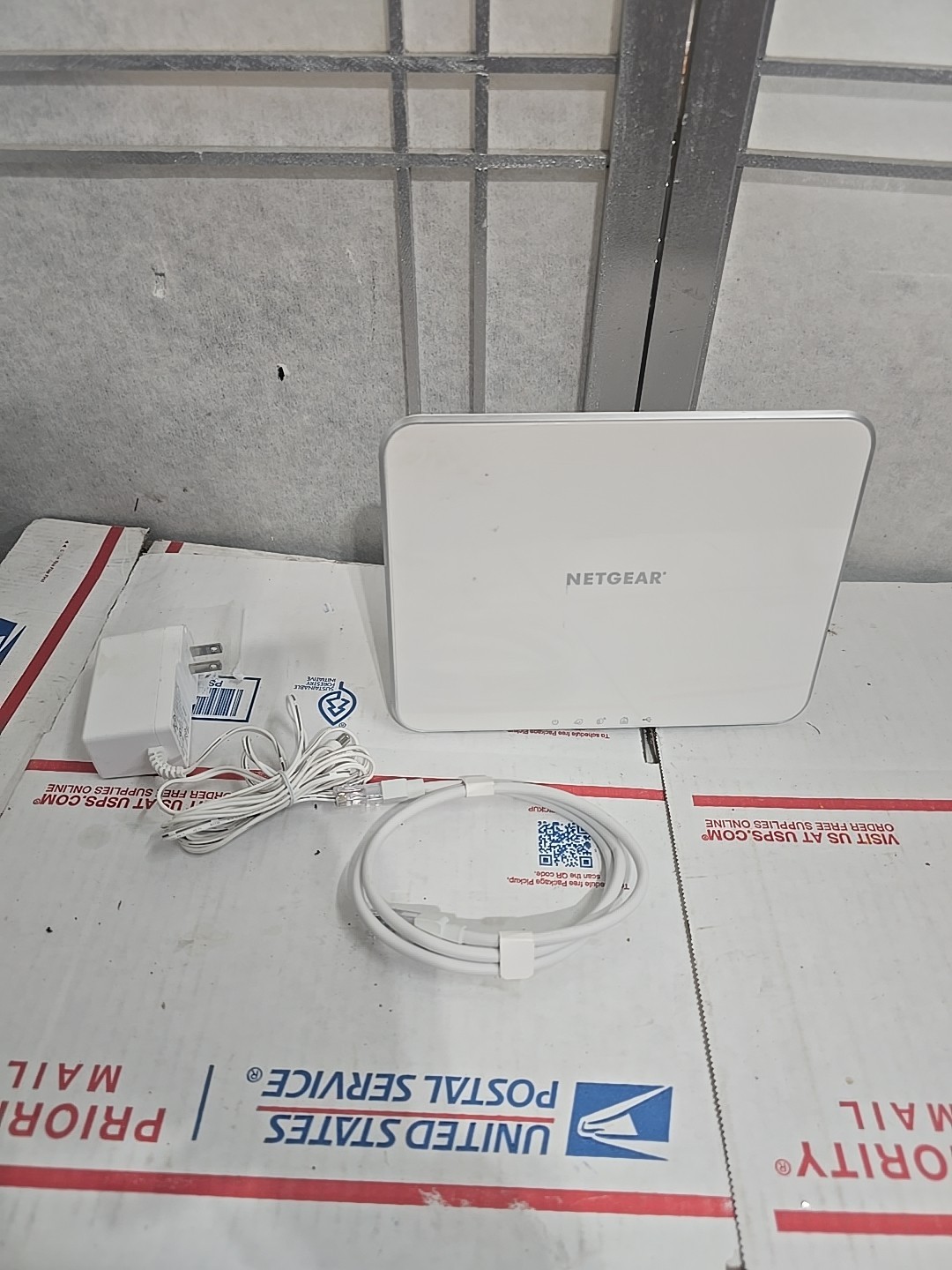 NETGEAR VMB3000 Arlo Base Station with Power Adapter power tested